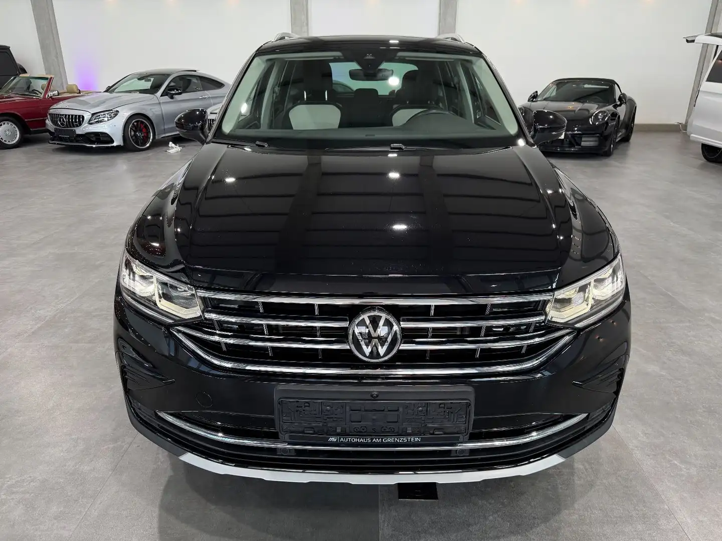 Volkswagen Tiguan Elegance 1.5 TSI*IQ LED*LHZ*AHK*CarPlay* Schwarz - 2