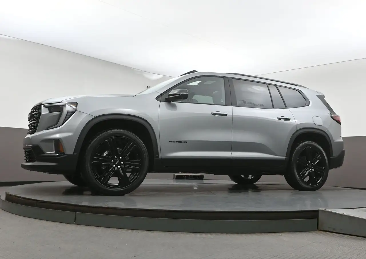 GMC Acadia снимка GMC Acadia