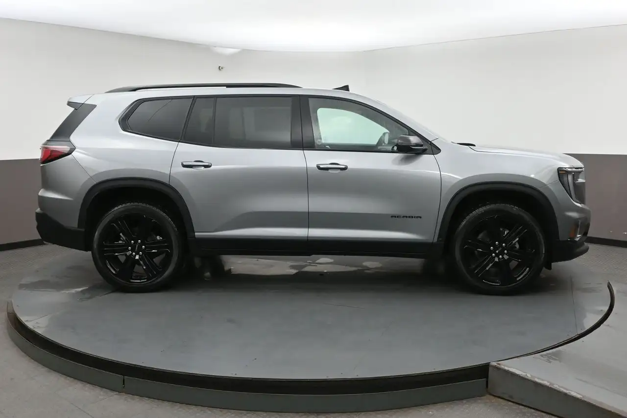 GMC Acadia снимка GMC Acadia