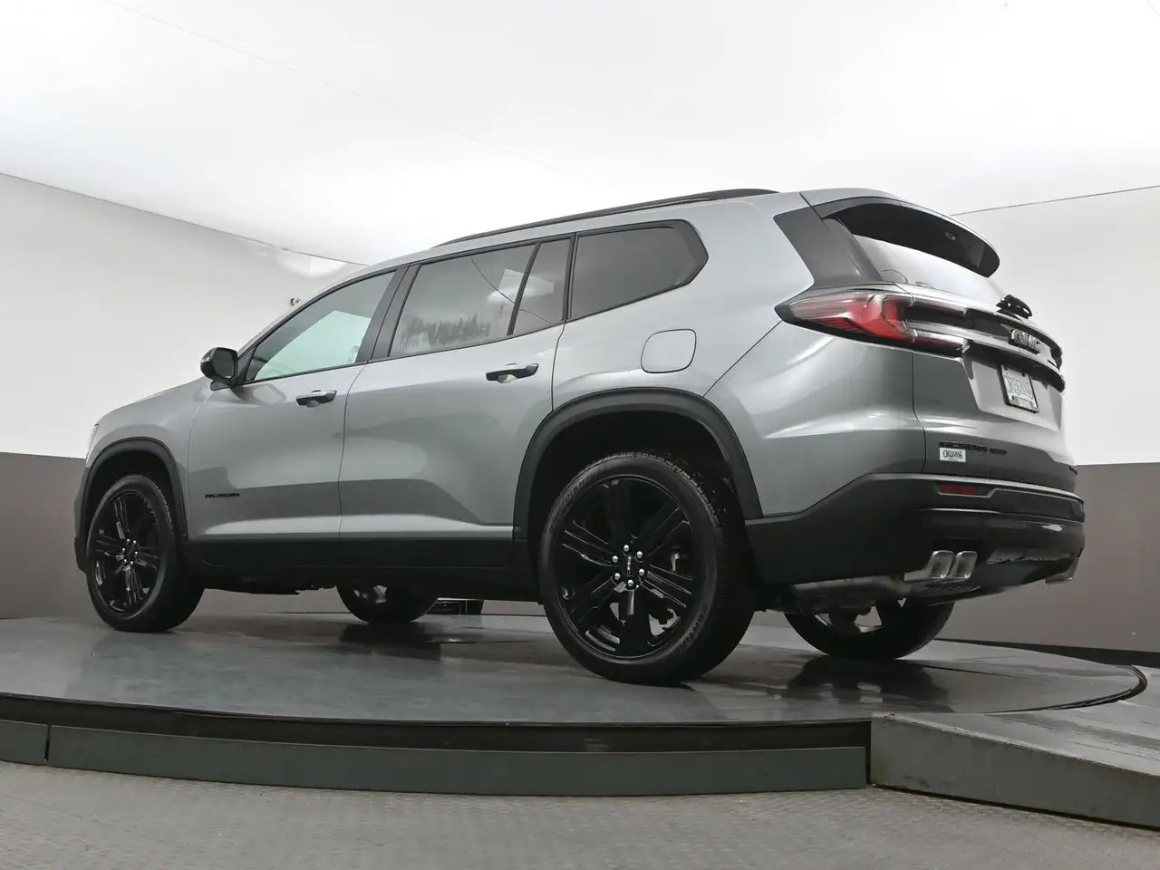 GMC Acadia снимка GMC Acadia