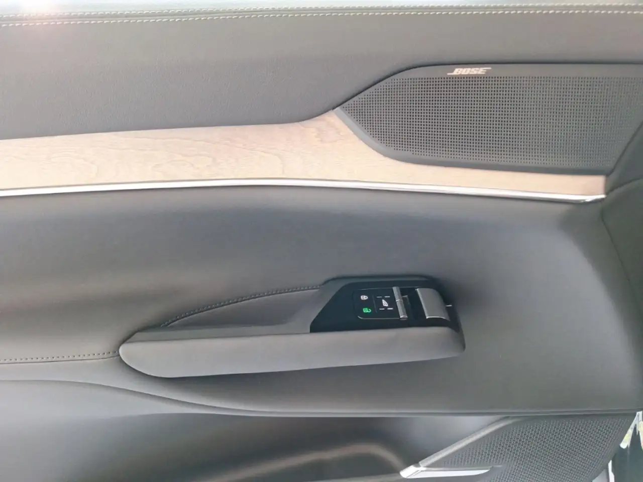 Volvo EX90 2026 — фото 15