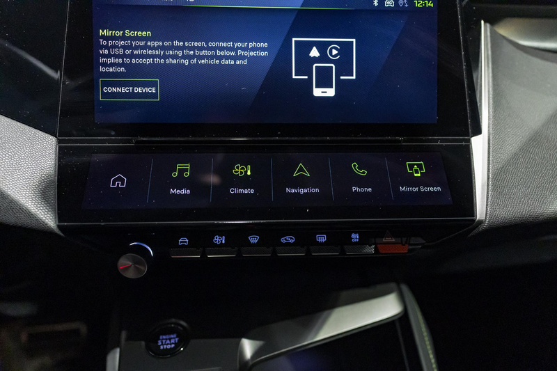 Peugeot 408 1.2 HYBRID 100 e-DSC6 GT — photo 14
