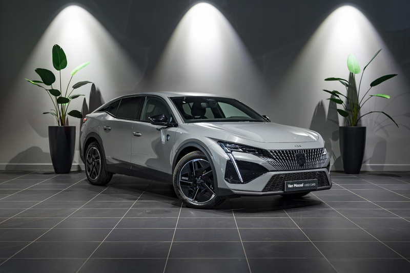 Peugeot 408 1.2 HYBRID 100 e-DSC6 GT — photo 3