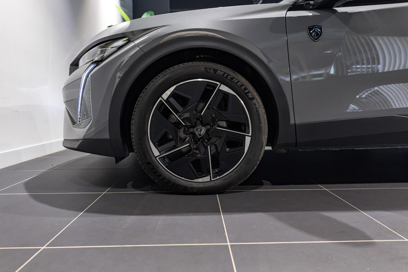 Peugeot 408 1.2 HYBRID 100 e-DSC6 GT — photo 7