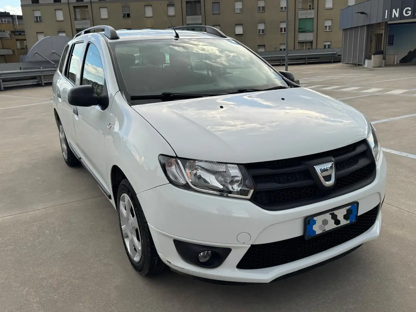 Dacia Logan Logan MCV 1.2 Laureate Gpl 75cv White - 1