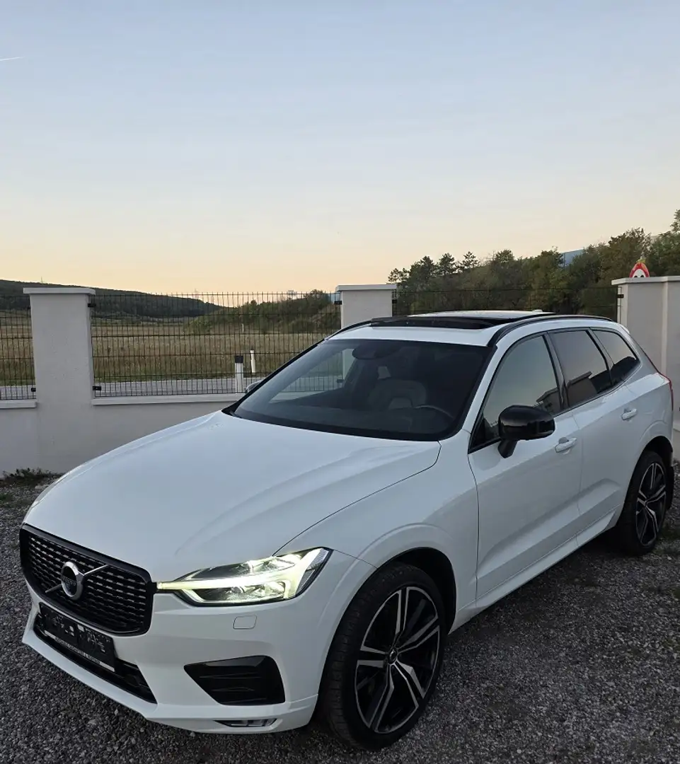 Volvo XC60 XC60 B5 R-Design AWD Geartronic Weiß - 1