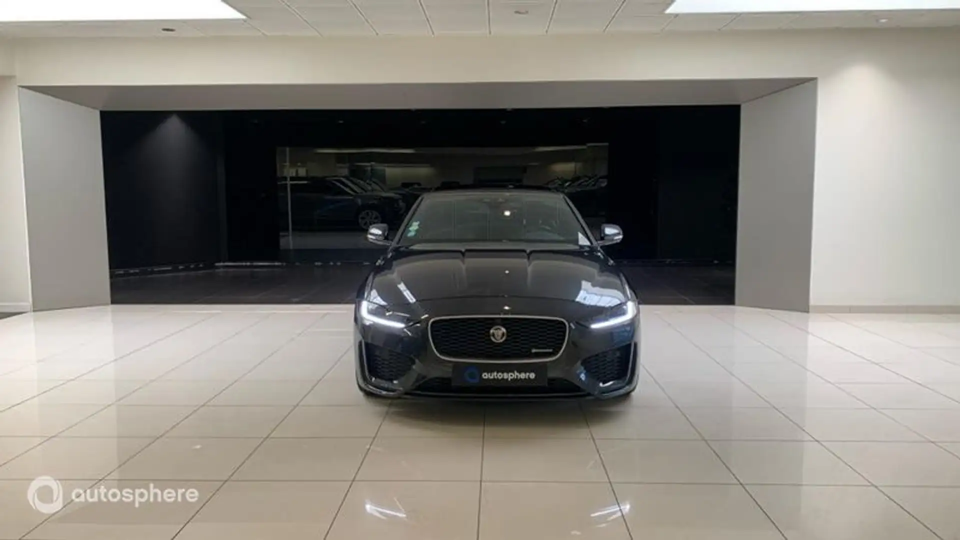 Jaguar XE D180 R-Dynamic HSE BVA8 - 2