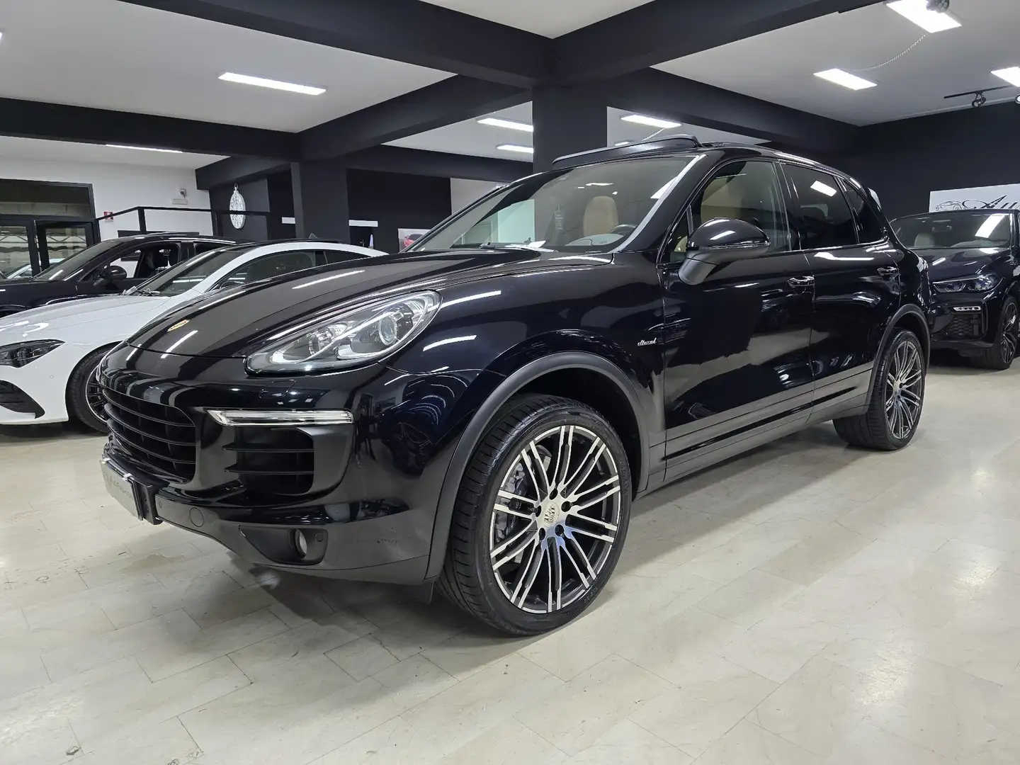 Porsche Cayenne Cayenne 3.0 tiptronic (Extra full) Чёрный - 1