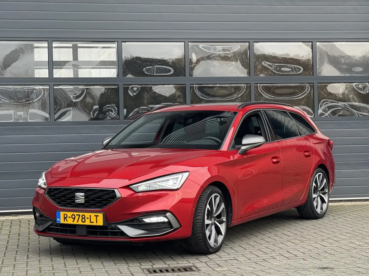 SEAT Leon SPORTSTOURER 1.5 TSI FR BUSINESS INTENSE I SCHUIFD Rouge - 1