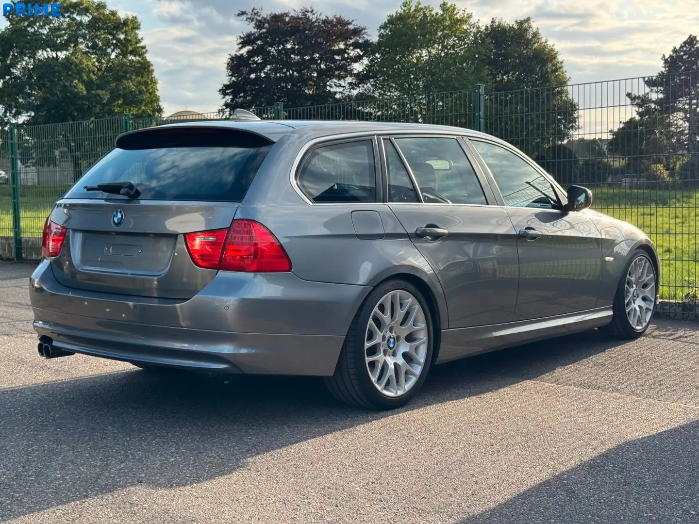BMW 330 Baureihe 3 Touring 330i Steptronic 2 Hand Gris - 2