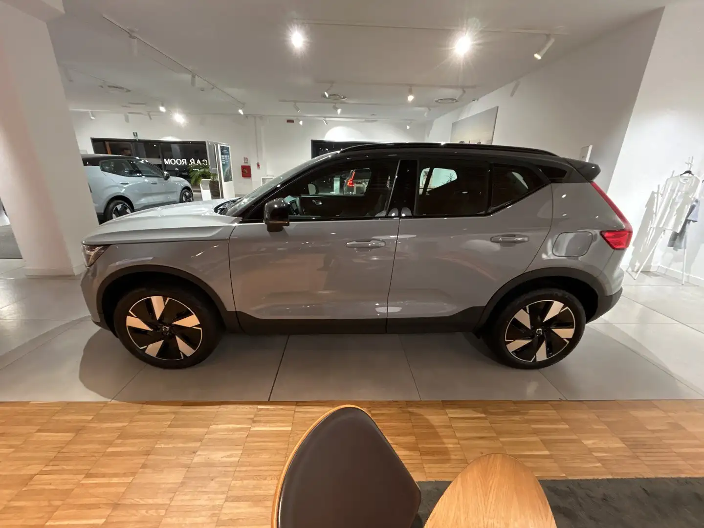 Volvo XC40 Recharge Pure Electric Single Motor RWD Core Grau - 2