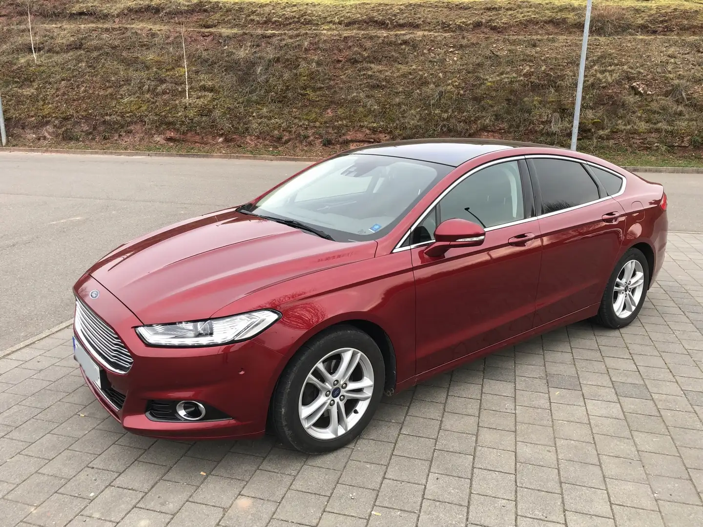Ford Mondeo 2.0 TDCi Start-Stopp Titanium Rot - 2