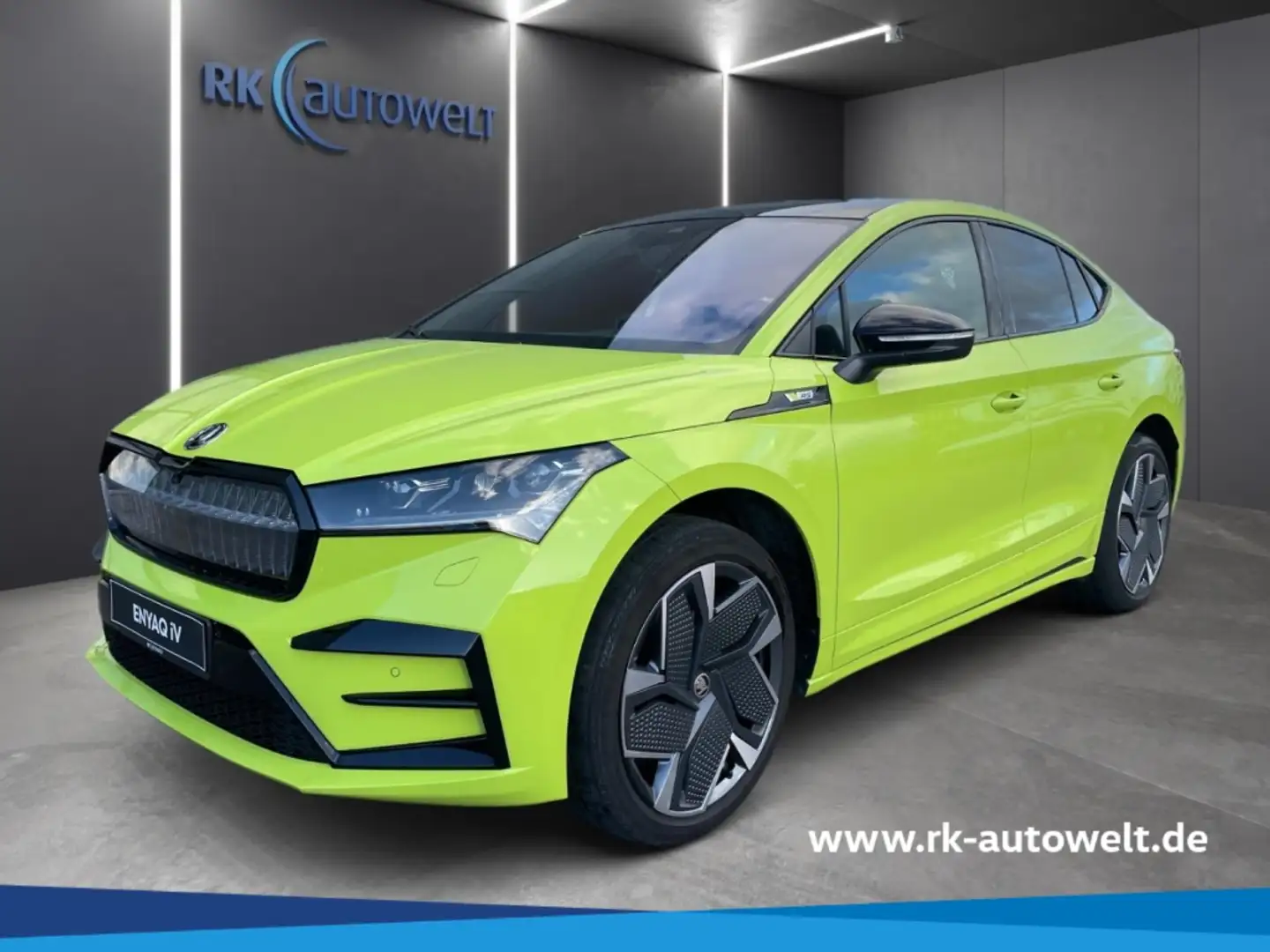 Skoda Enyaq Coupe RS, AHK Panodach Soundsystem Green - 1