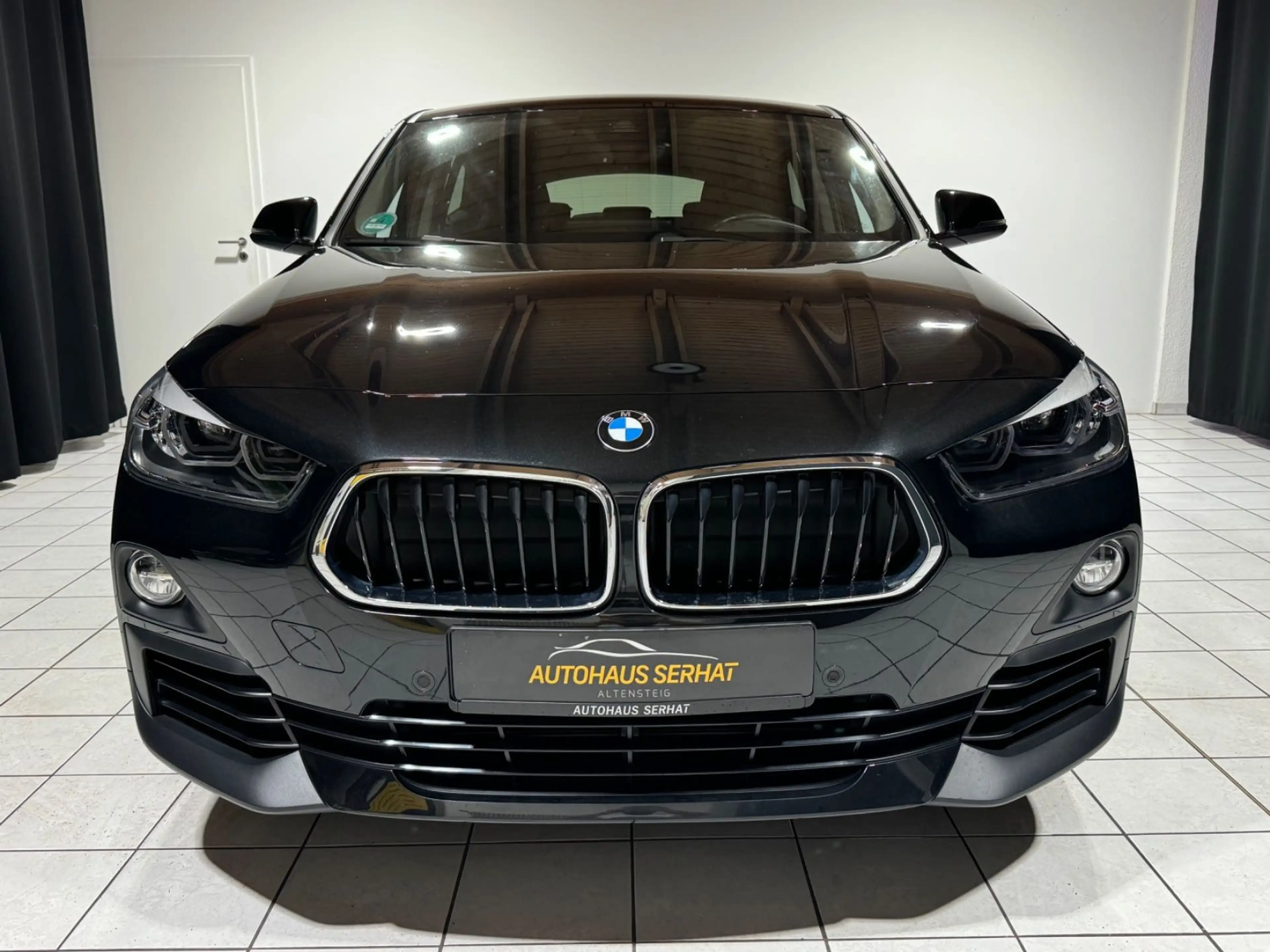 BMW X2 Advantage *HEAD-UP*NAVI*LED*PDC*TEMP*SHZ*MFL* — photo 3