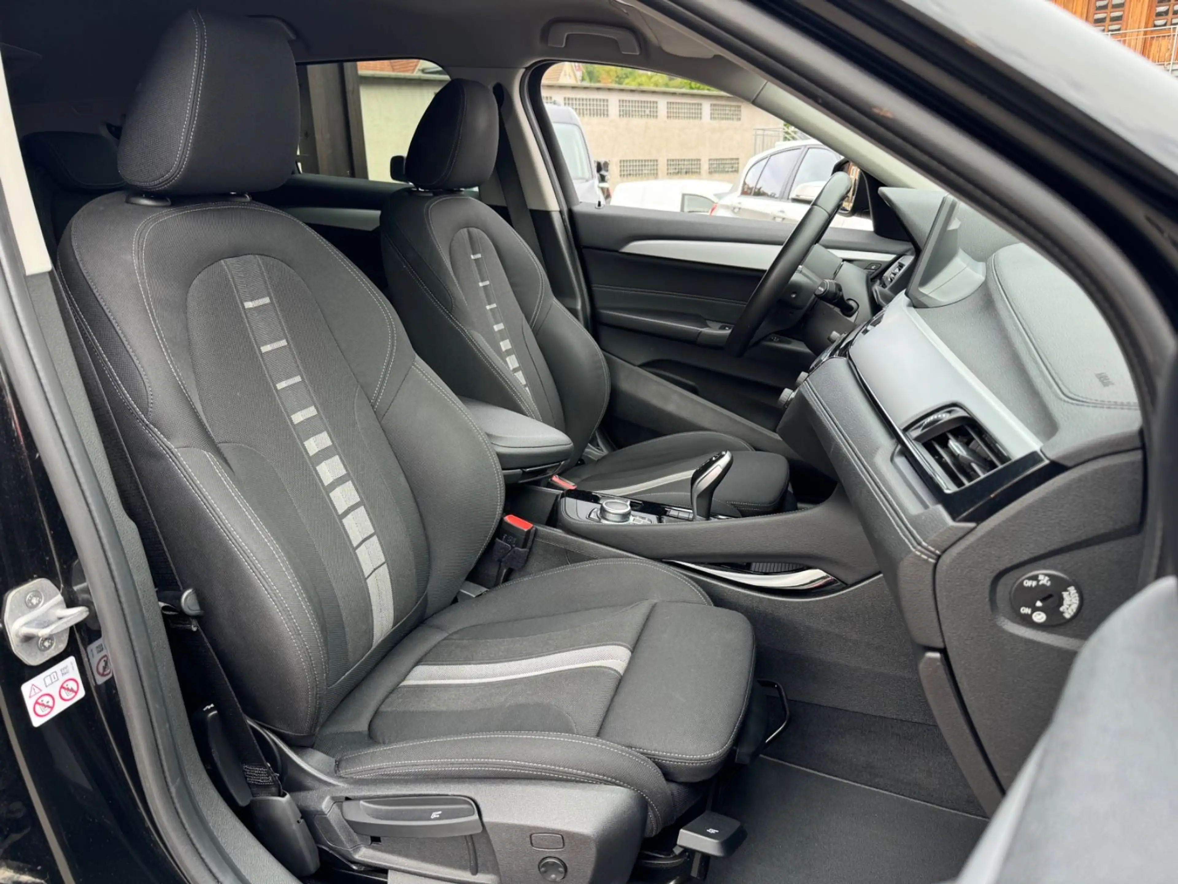 BMW X2 Advantage *HEAD-UP*NAVI*LED*PDC*TEMP*SHZ*MFL* — photo 10
