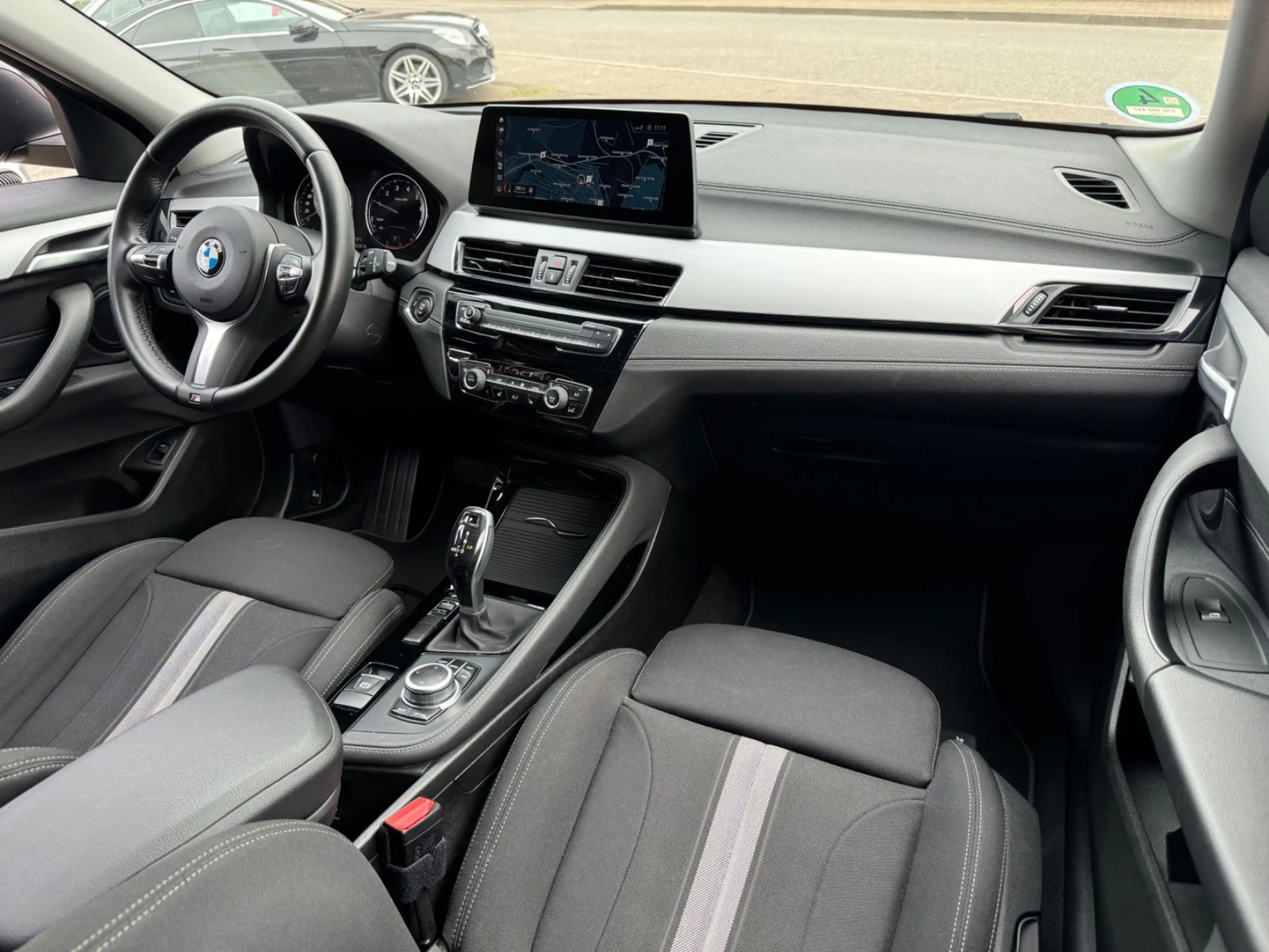 BMW X2 Advantage *HEAD-UP*NAVI*LED*PDC*TEMP*SHZ*MFL* — photo 15