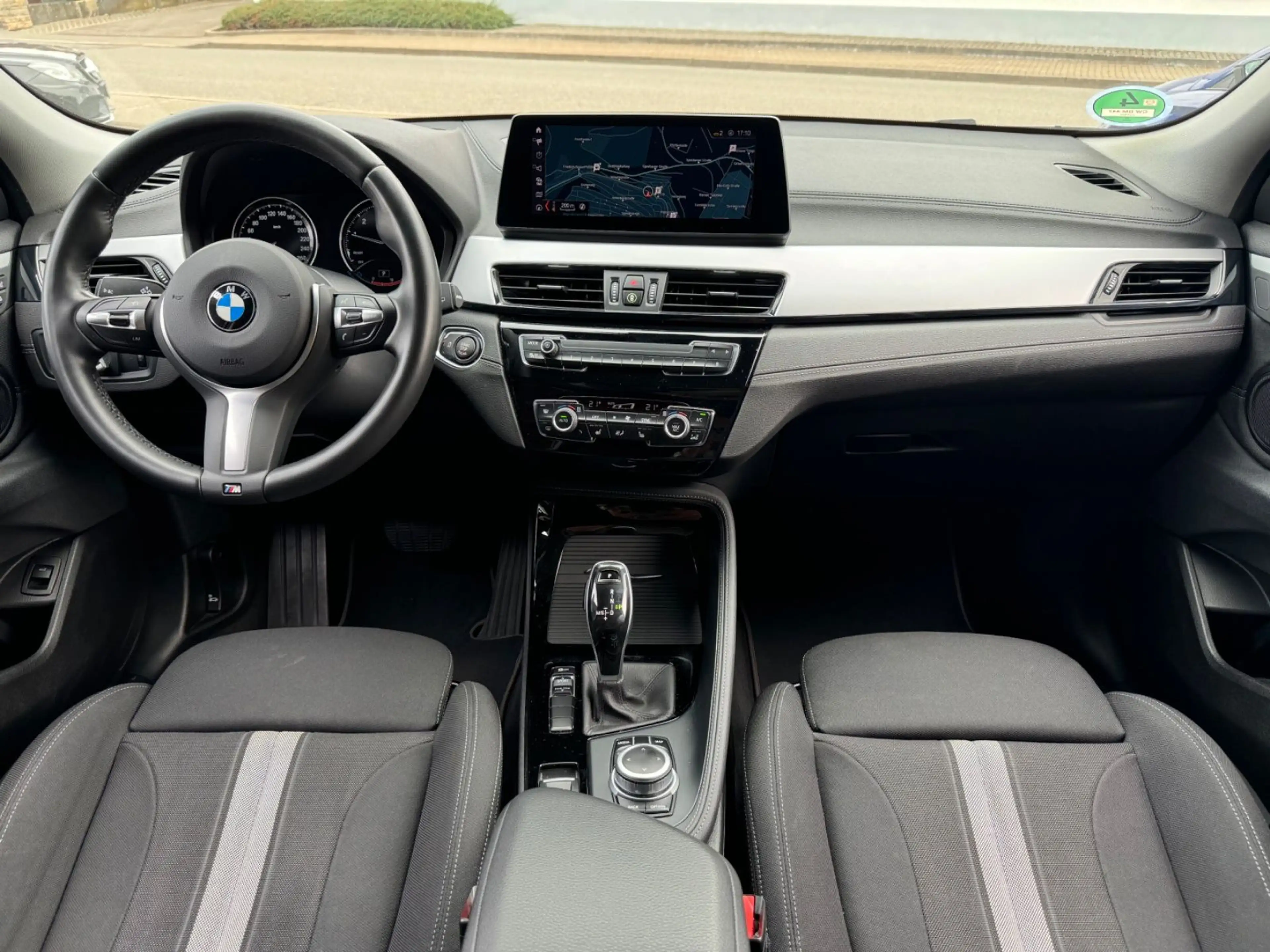 BMW X2 Advantage *HEAD-UP*NAVI*LED*PDC*TEMP*SHZ*MFL* — photo 14