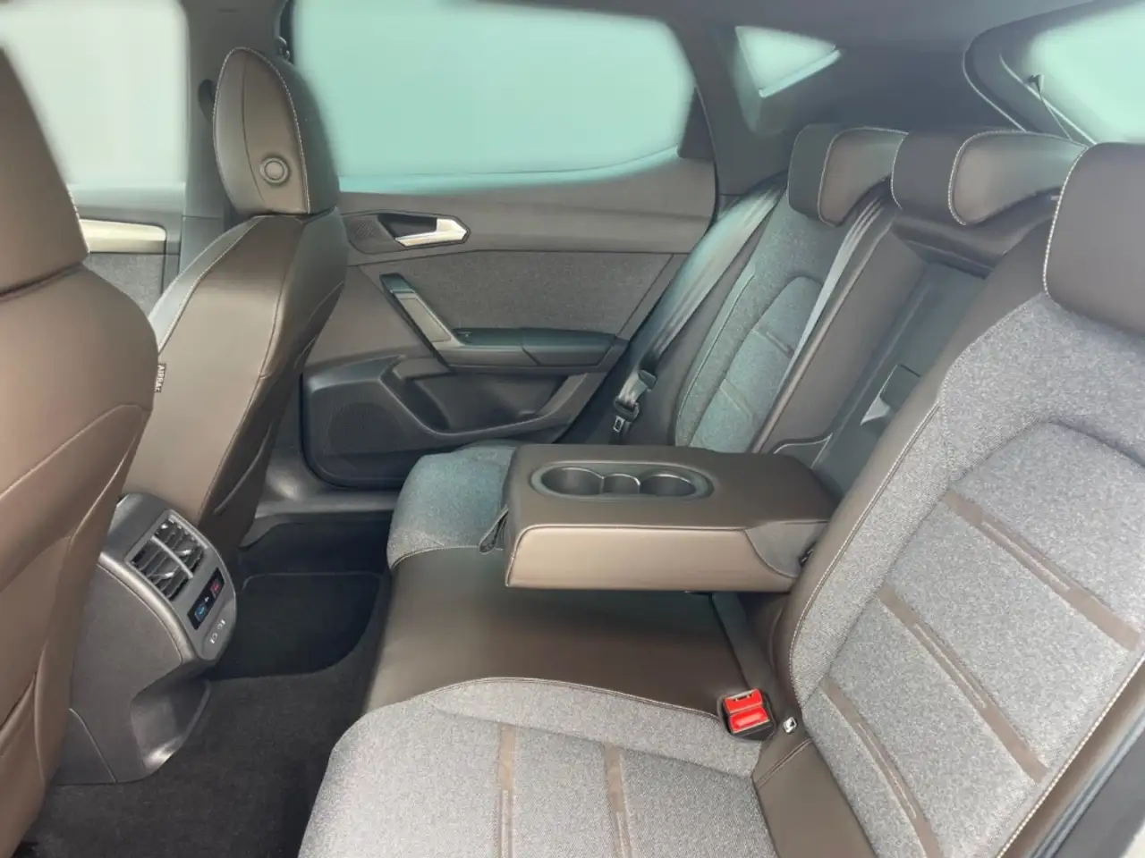 SEAT Leon 1.4 e-Hybrid Xcellence DSG PDCv+h Rückfahrkamera S, миниатюра 11