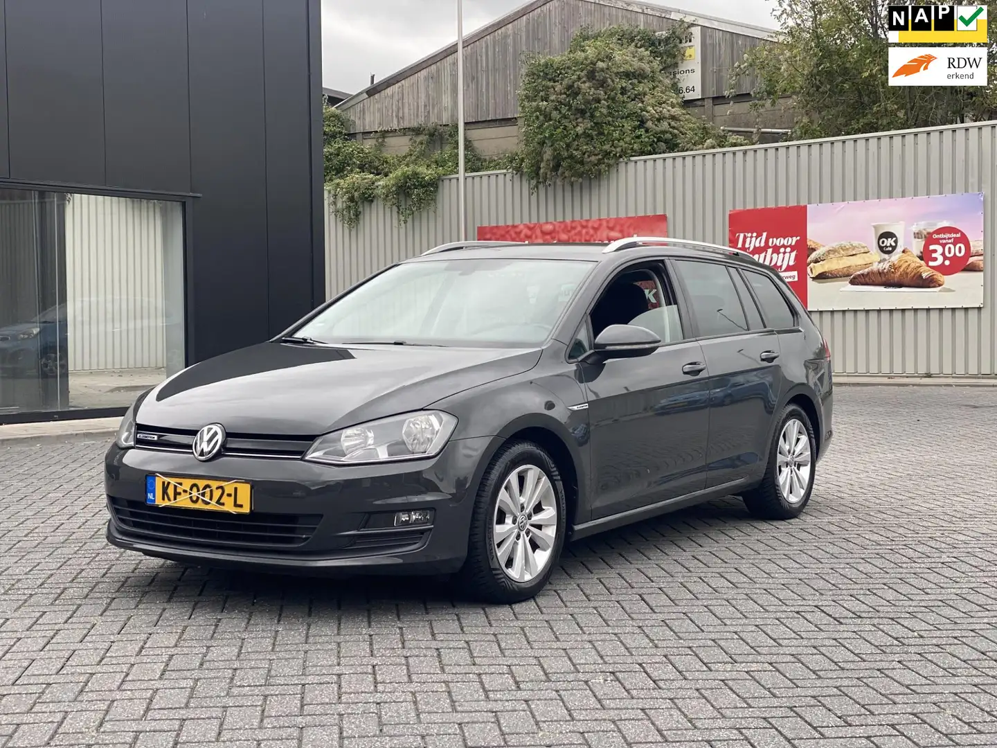 Volkswagen Golf Variant 1.0 TSI Connected Series Grijs - 1