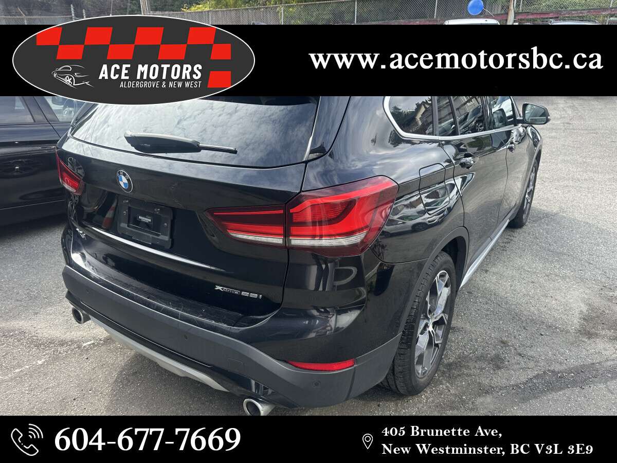 2021 BMW X1 xDrive28i - SUPER LOW KMS! — снимка 1