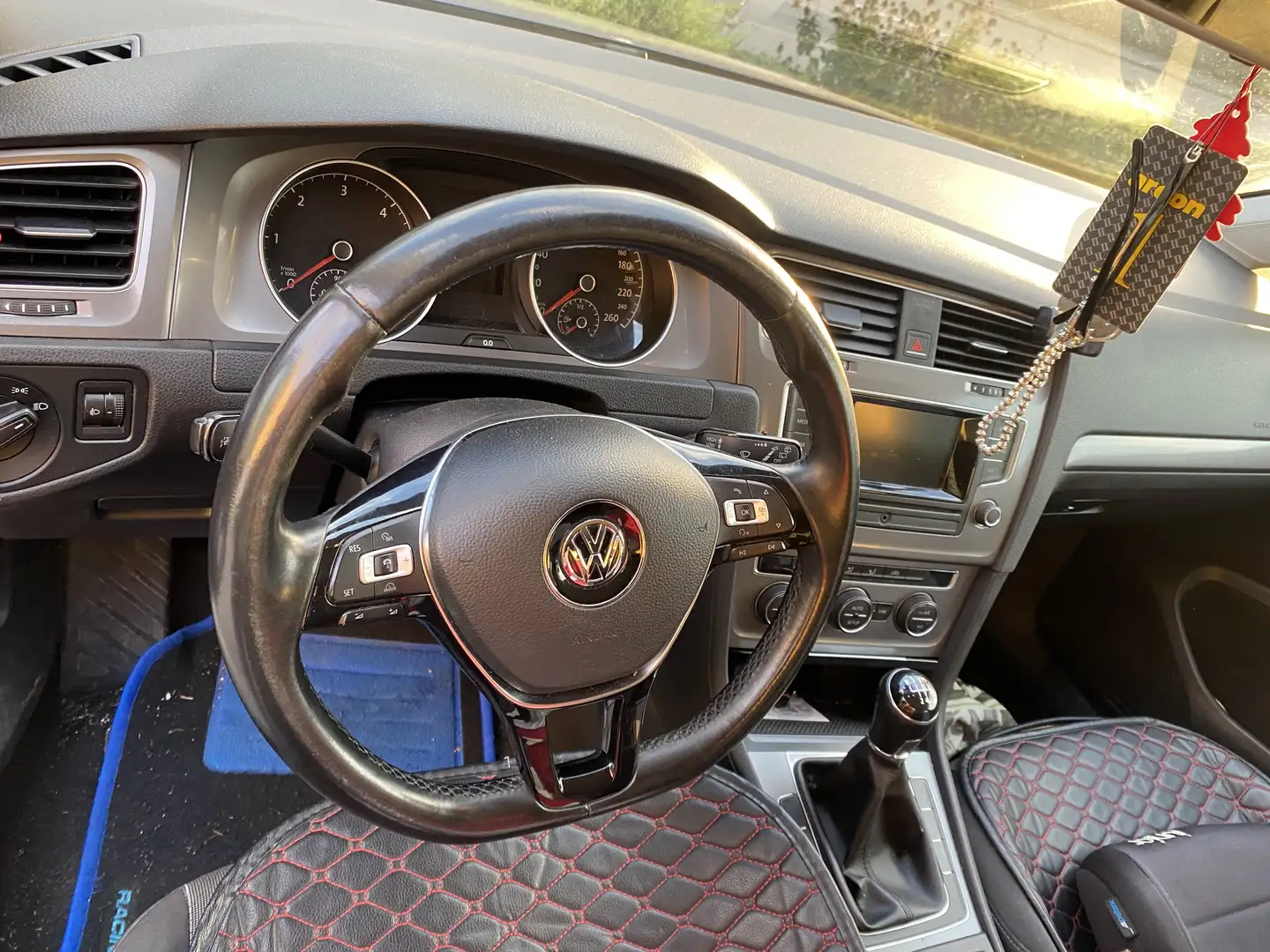 Volkswagen Golf Trendline BMT Blau - 2