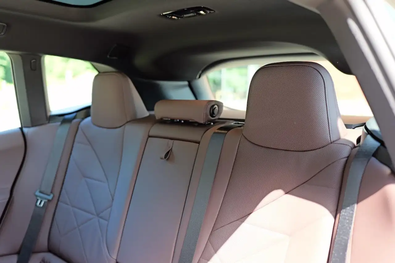 BMW iX 40 XDrive Panorama-Glasdach – Foto 10