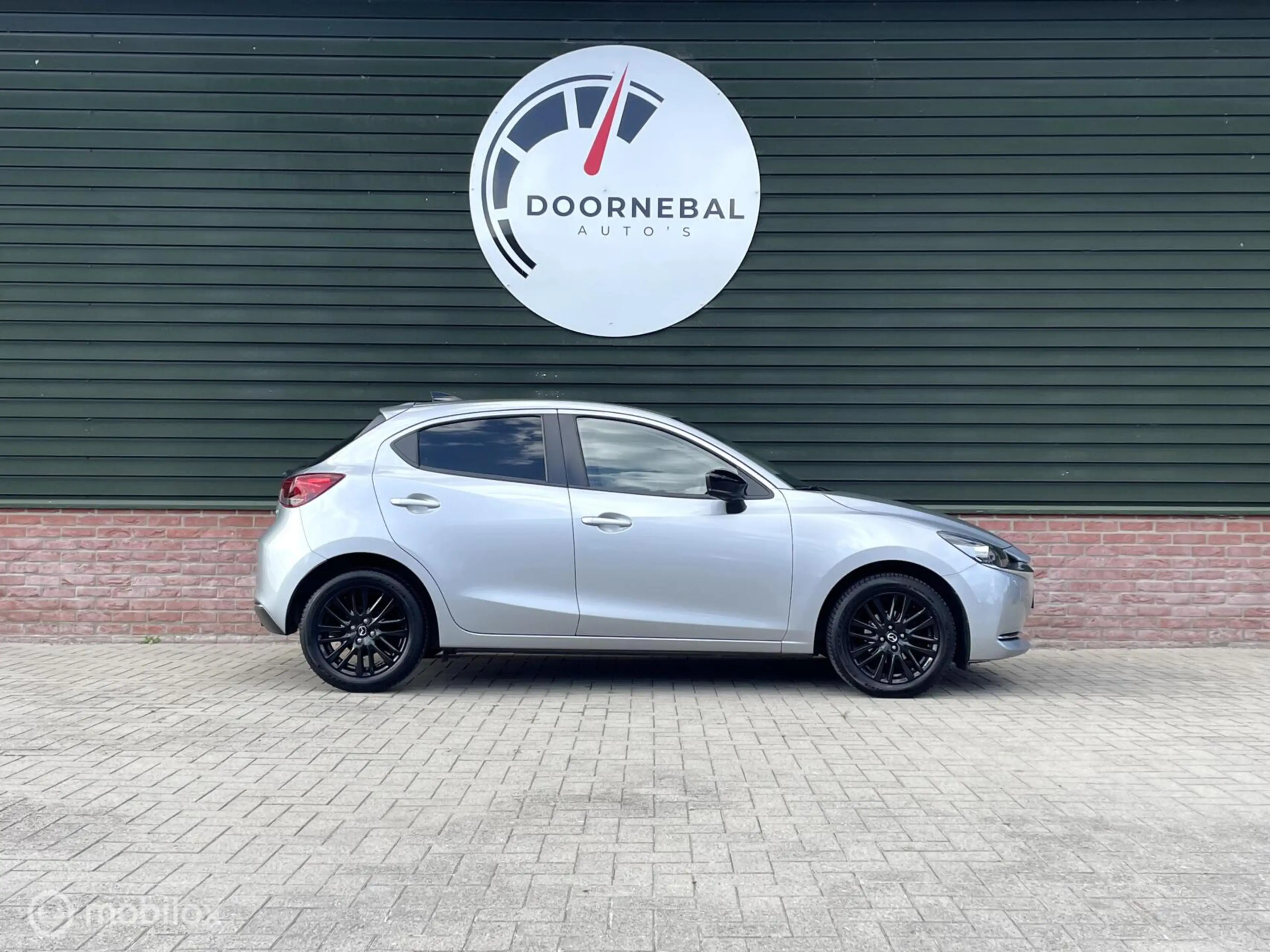 Mazda 2 1.5 Skyactiv-G Sportive / CARPLAY / CAMERA / KEURI — photo 12