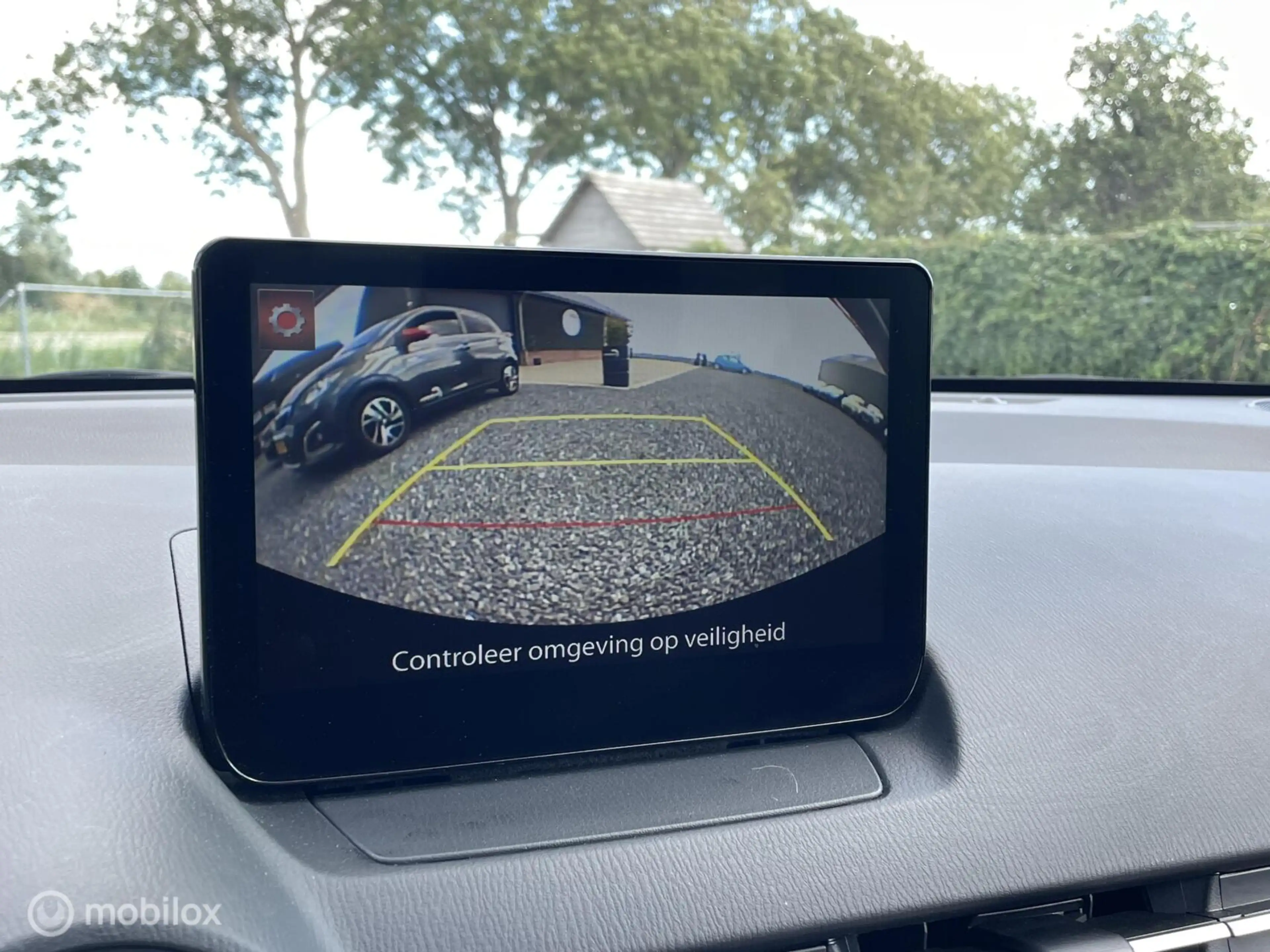 Mazda 2 1.5 Skyactiv-G Sportive / CARPLAY / CAMERA / KEURI — photo 3