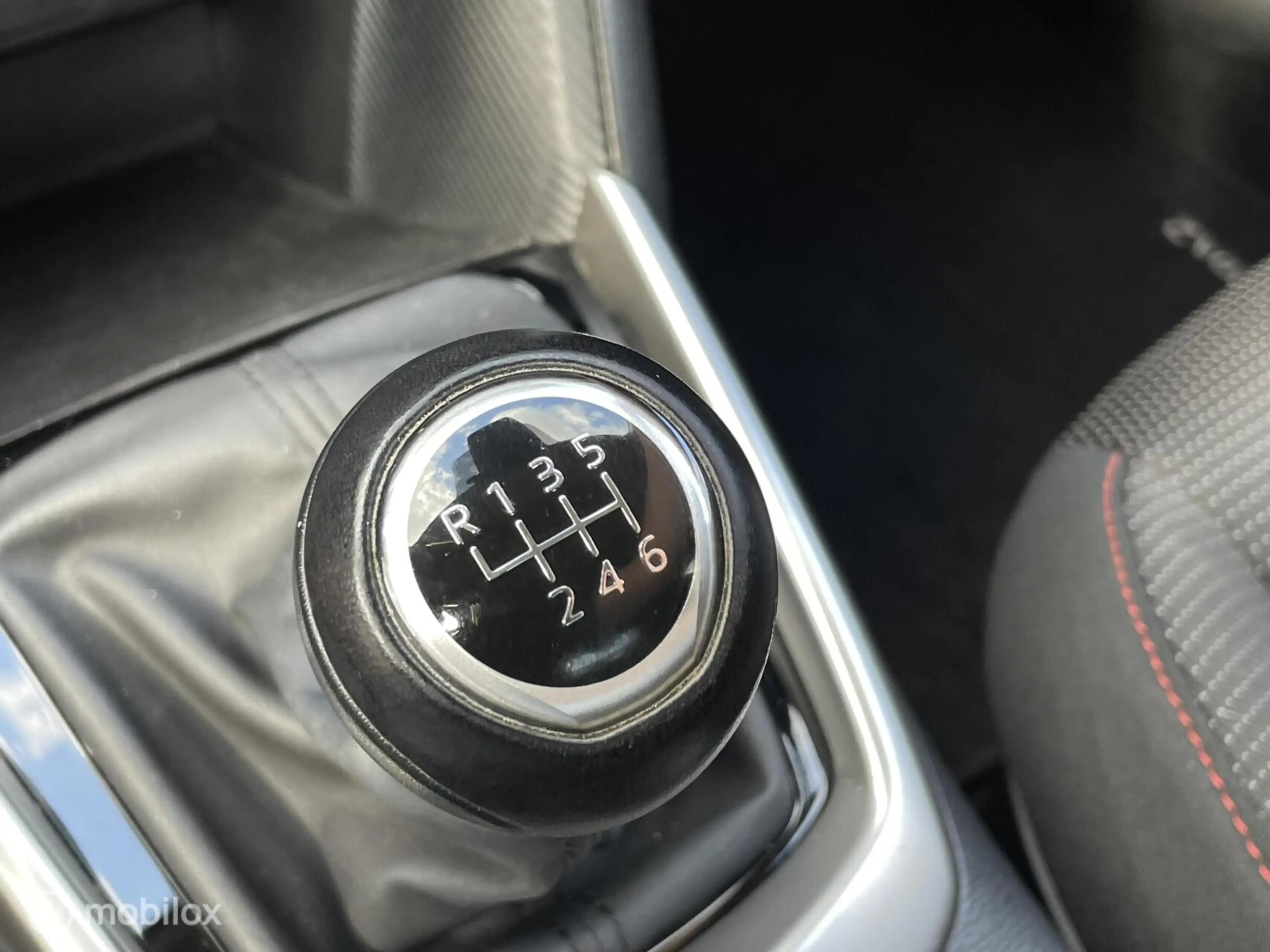 Mazda 2 1.5 Skyactiv-G Sportive / CARPLAY / CAMERA / KEURI — photo 31
