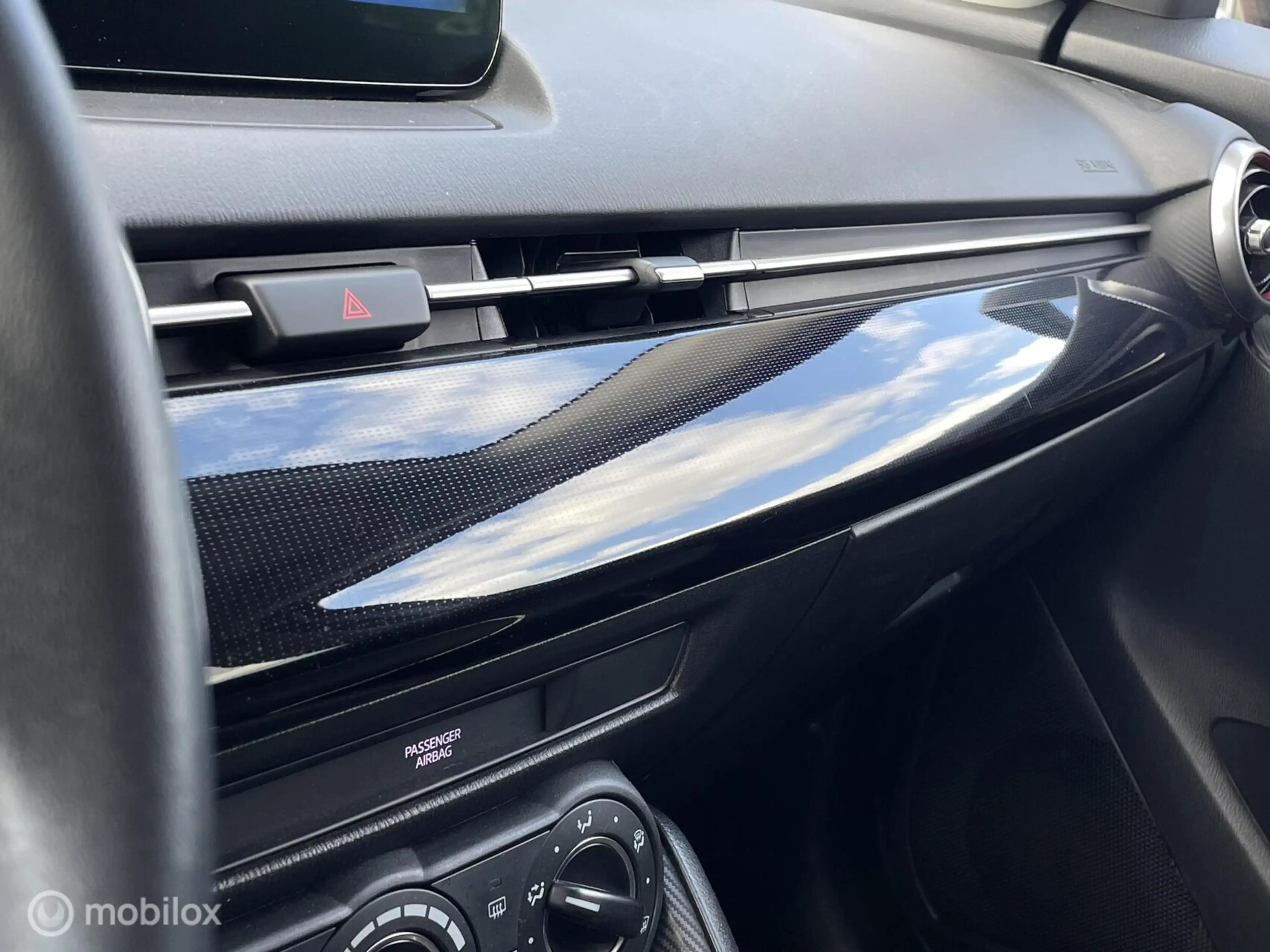 Mazda 2 1.5 Skyactiv-G Sportive / CARPLAY / CAMERA / KEURI — photo 29