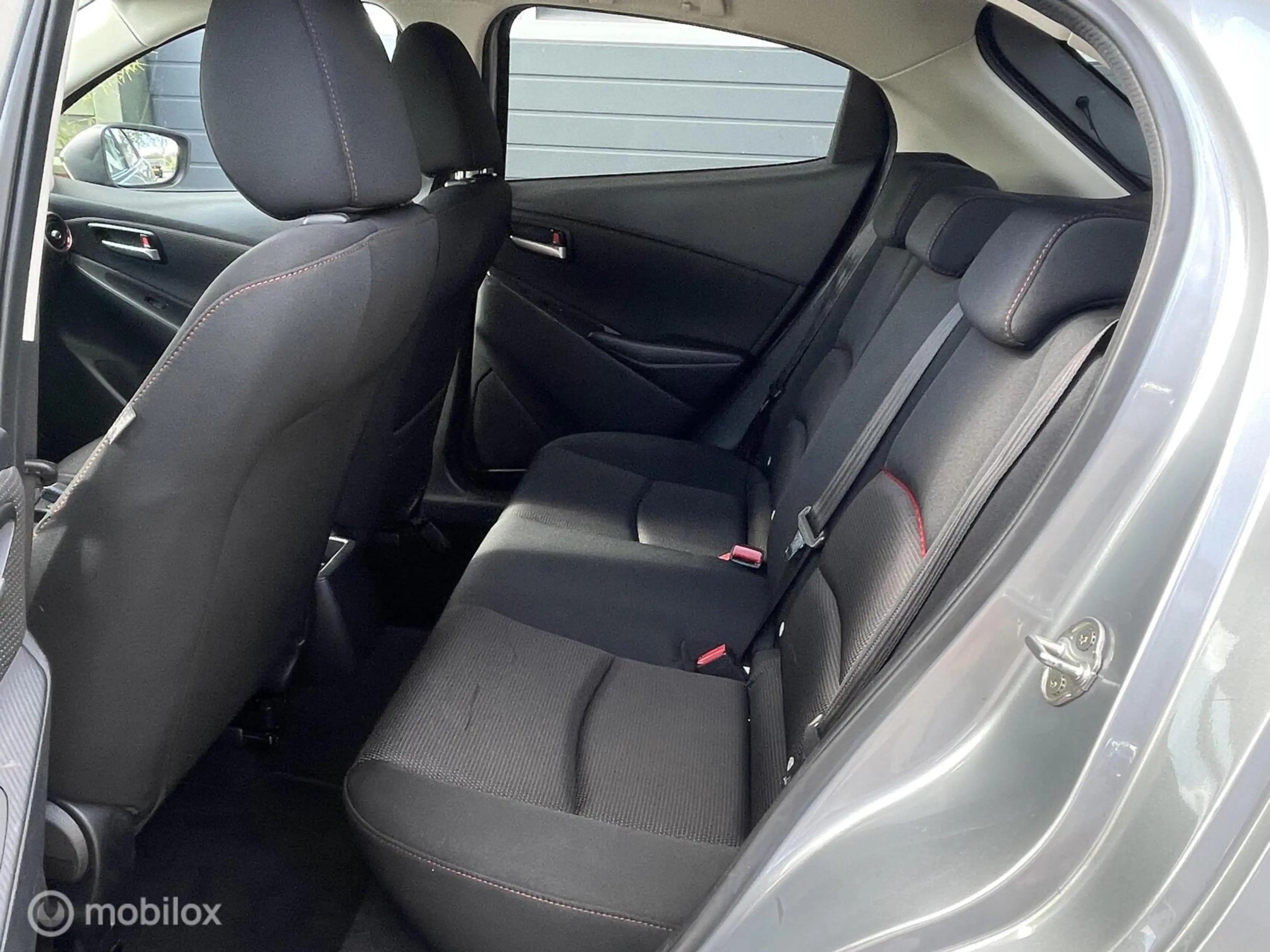 Mazda 2 1.5 Skyactiv-G Sportive / CARPLAY / CAMERA / KEURI — photo 34