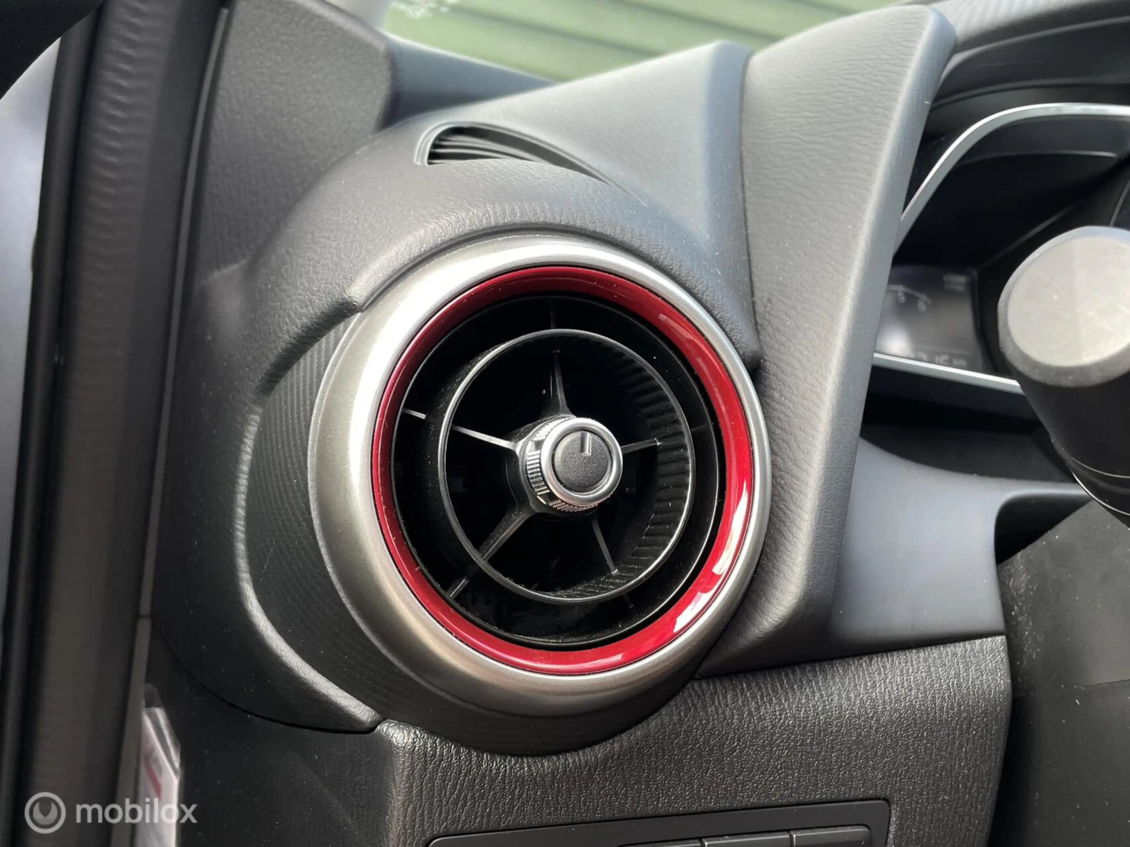 Mazda 2 1.5 Skyactiv-G Sportive / CARPLAY / CAMERA / KEURI — photo 20