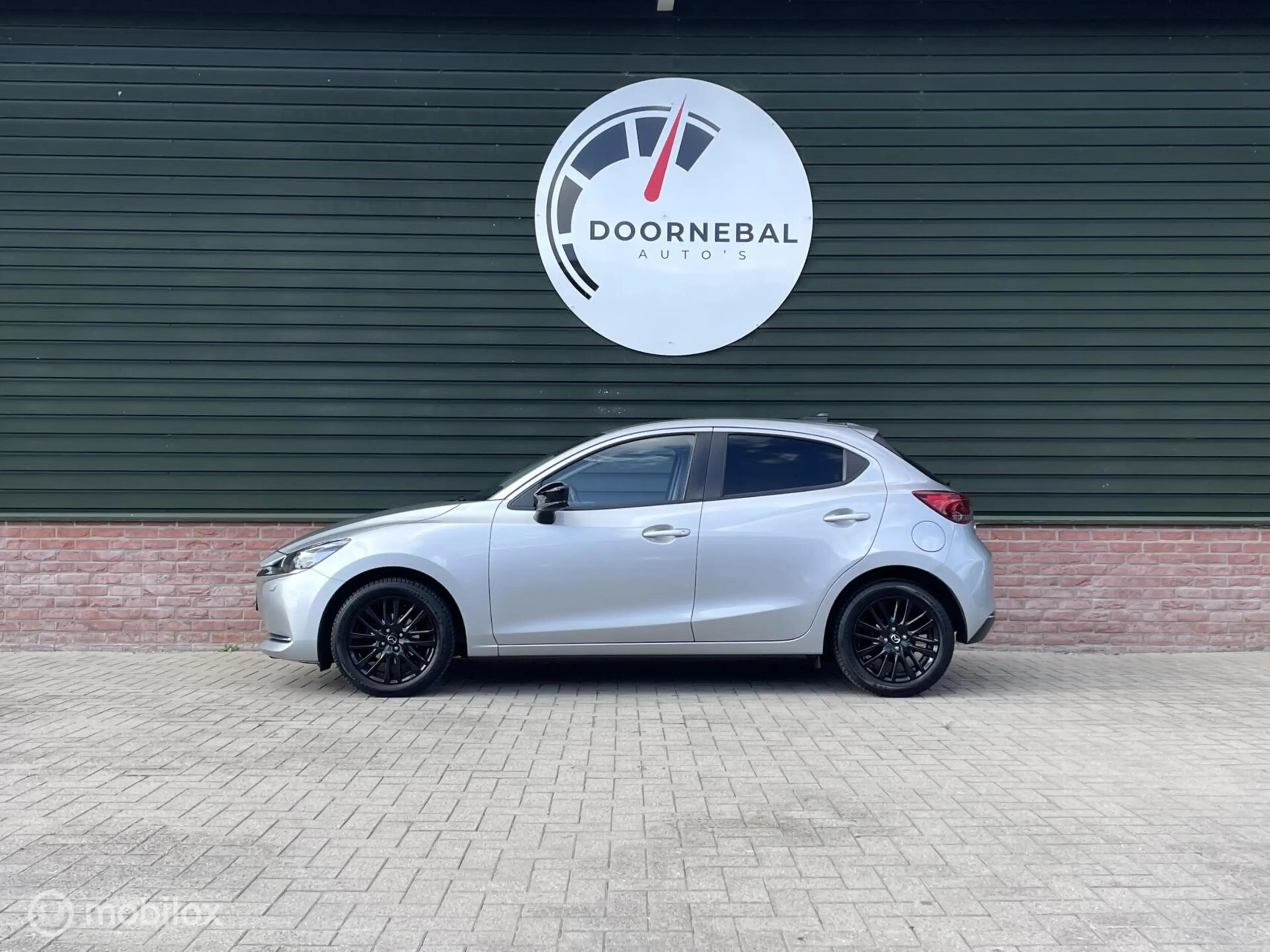 Mazda 2 1.5 Skyactiv-G Sportive / CARPLAY / CAMERA / KEURI — photo 10