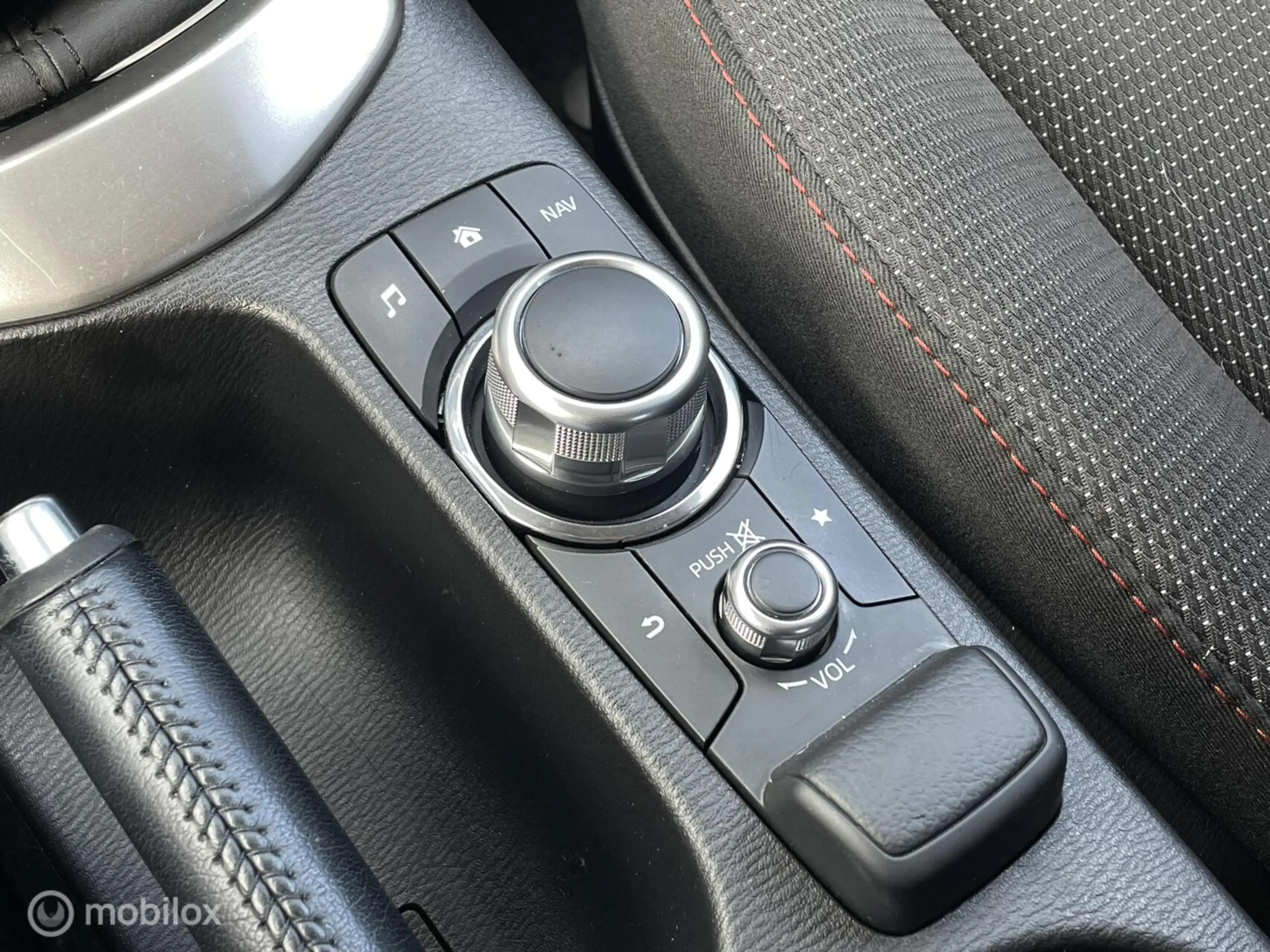 Mazda 2 1.5 Skyactiv-G Sportive / CARPLAY / CAMERA / KEURI — photo 32