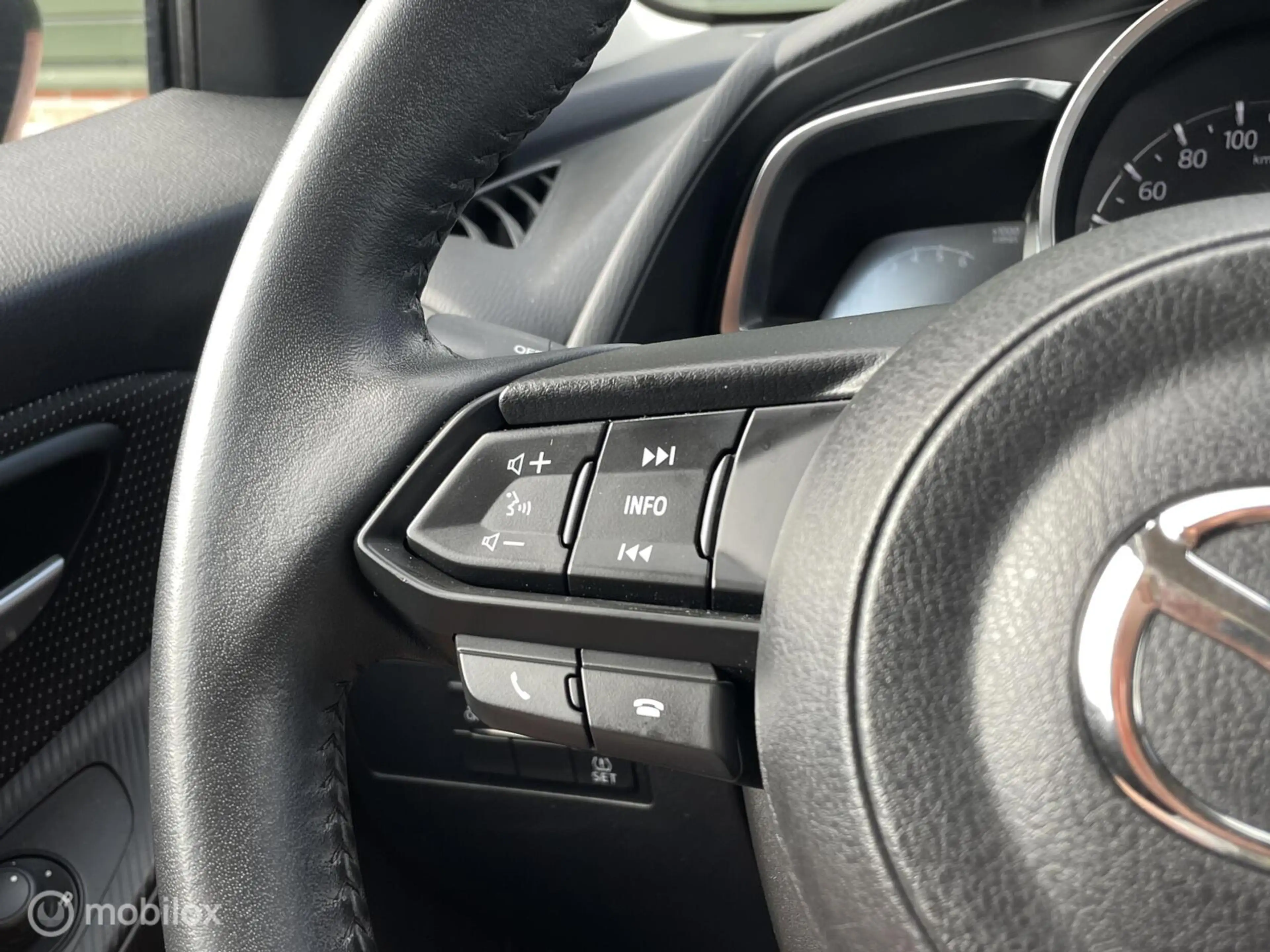 Mazda 2 1.5 Skyactiv-G Sportive / CARPLAY / CAMERA / KEURI — photo 22