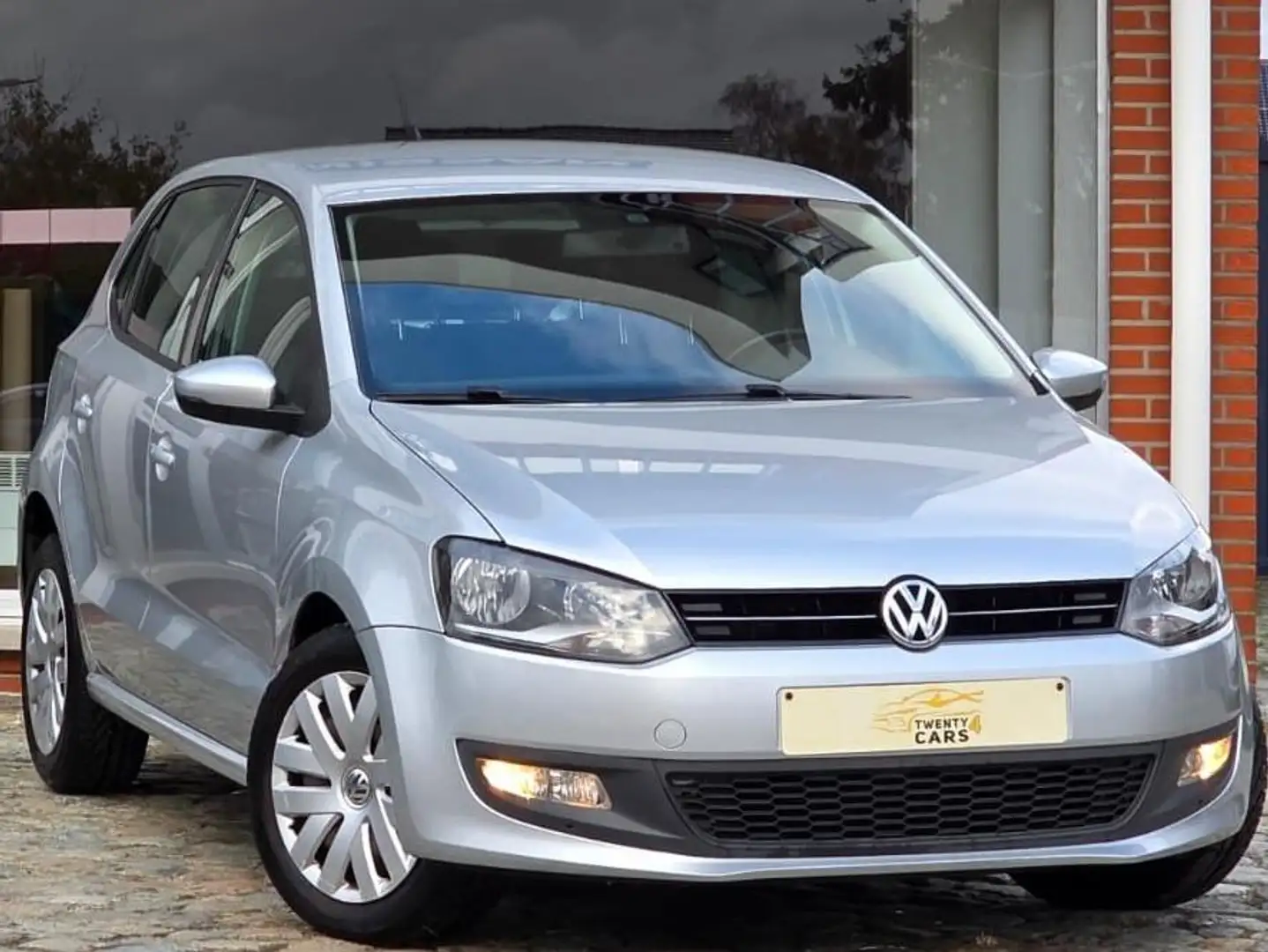 Volkswagen Polo Benzine Manueel Airco CruiseC Navi 5 Deurs * Zilver - 2