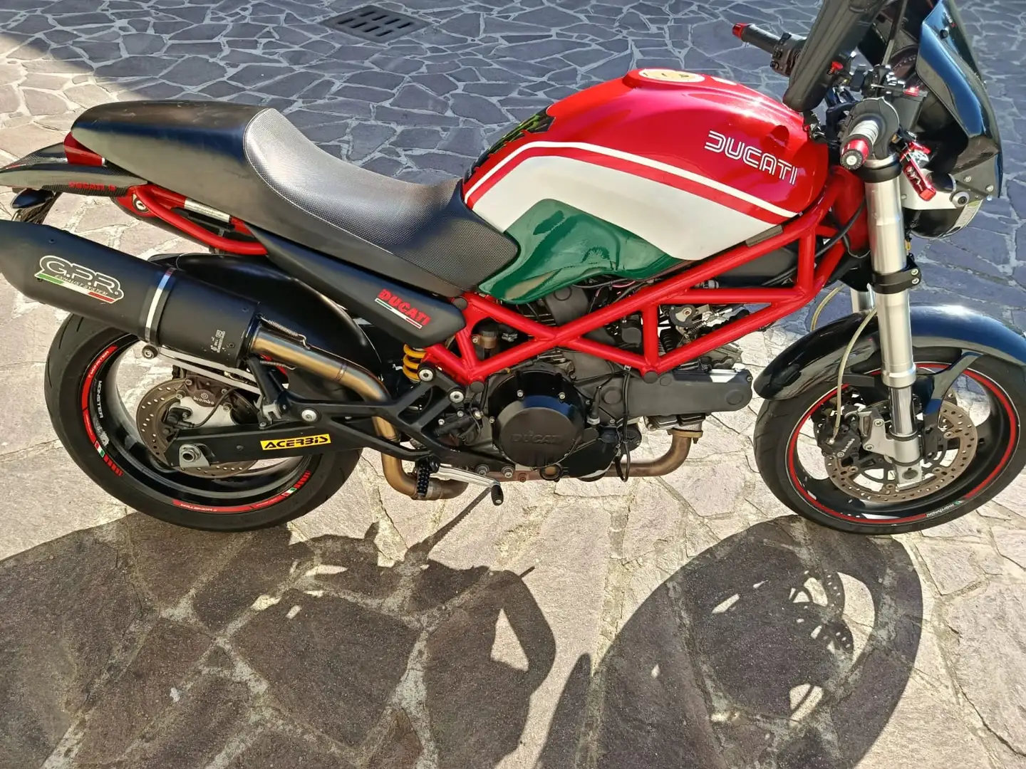 Ducati Monster 695 - 2
