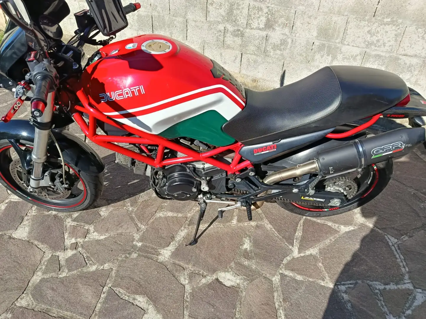 Ducati Monster 695 - 1