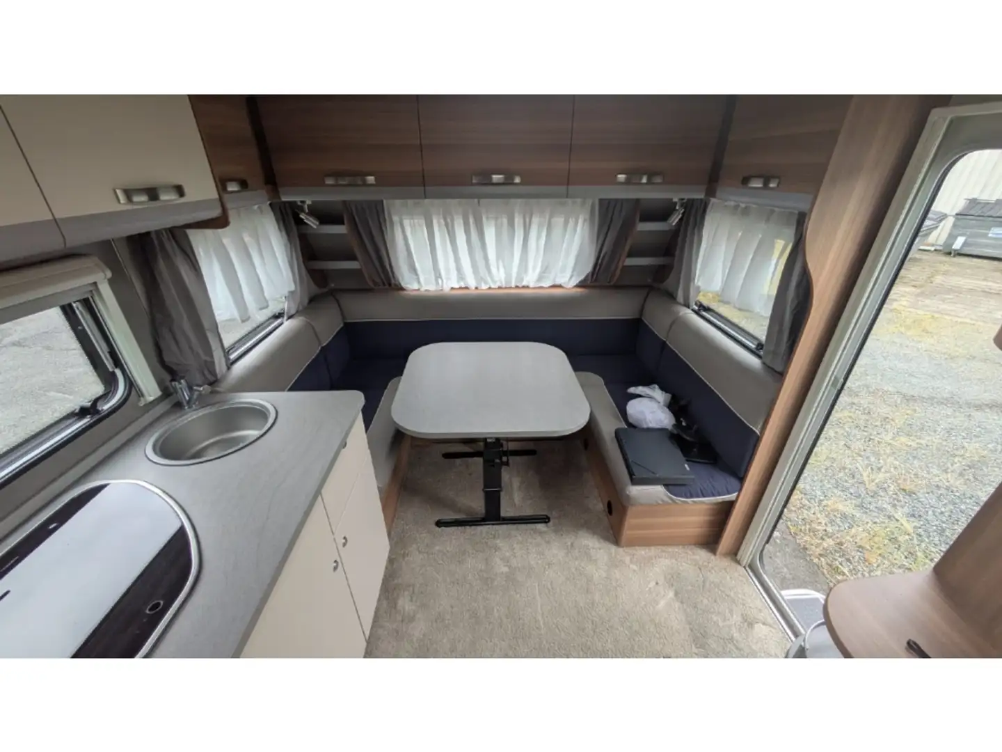 Weinsberg CaraOne 550UK, Kinderbetten, Rundsitzgruppe, Weiß - 2