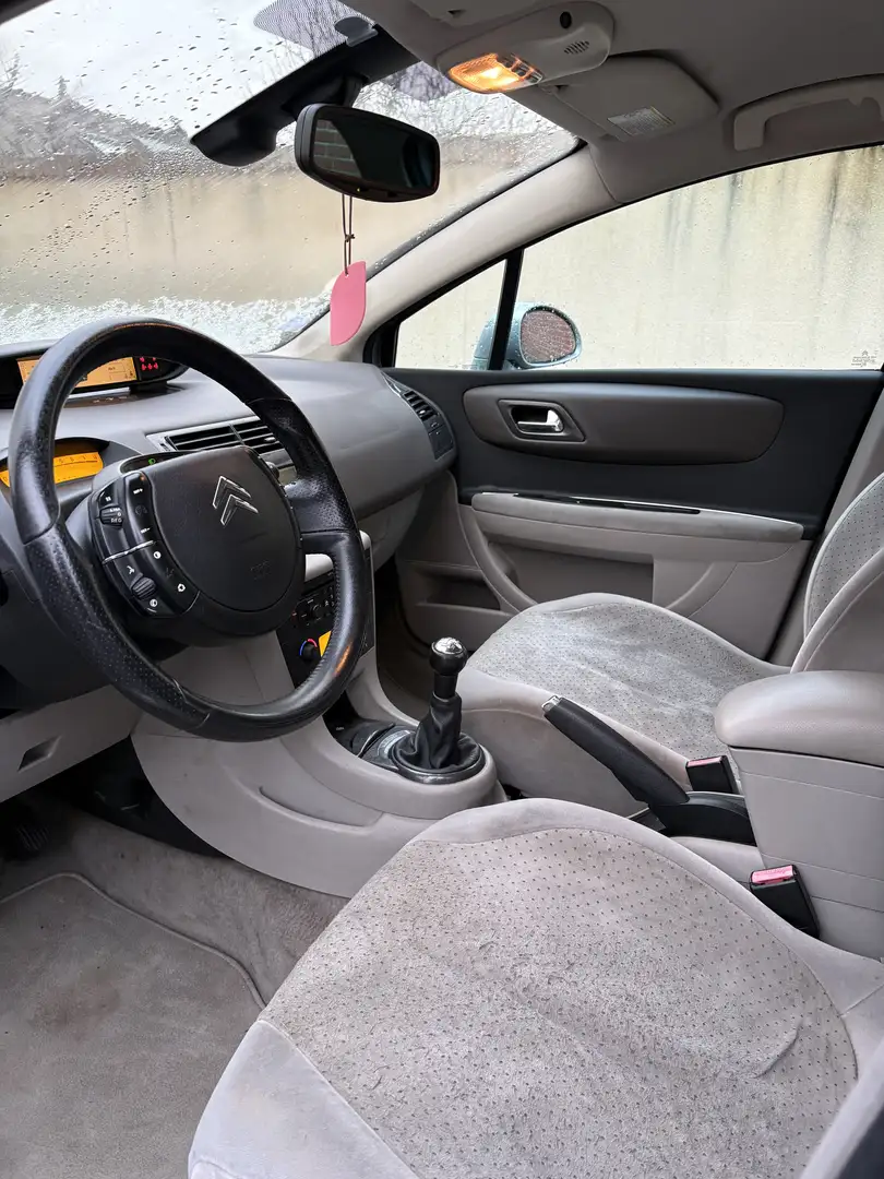 Citroen C4 2.0i 16V 138 Exclusive - 2