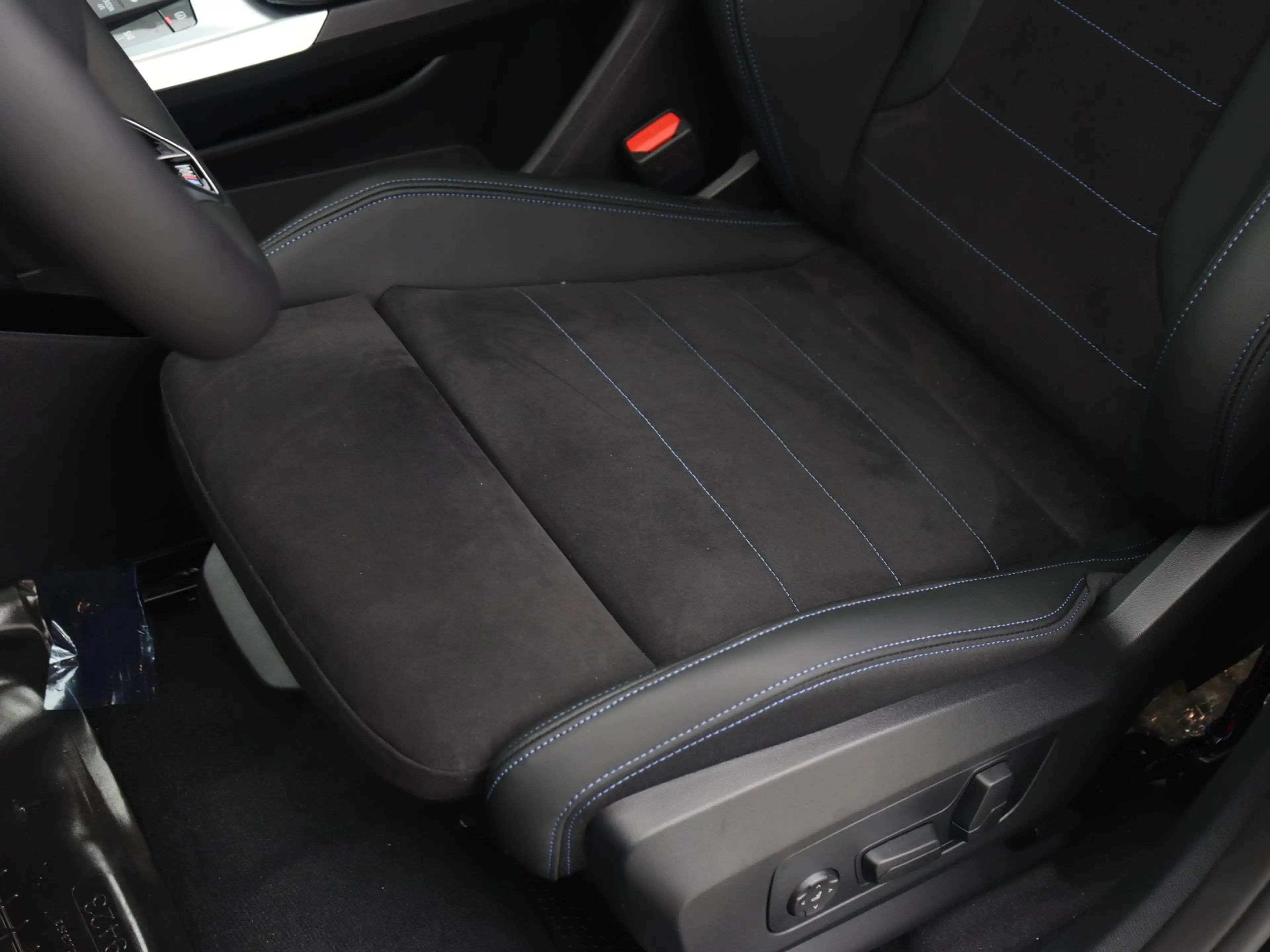 BMW X2 sDrive20i M Sport Pro — photo 15