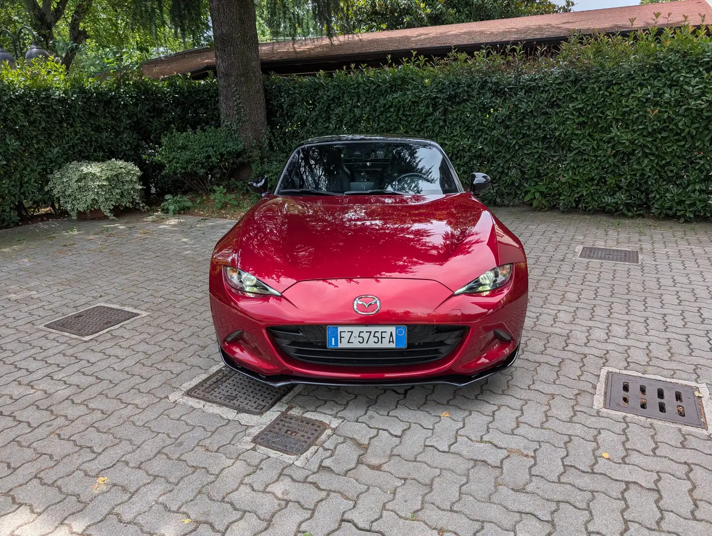 Mazda MX-5 RF 1.5 Exceed tetto nero lucido i-eloop 132cv Rosso - 2