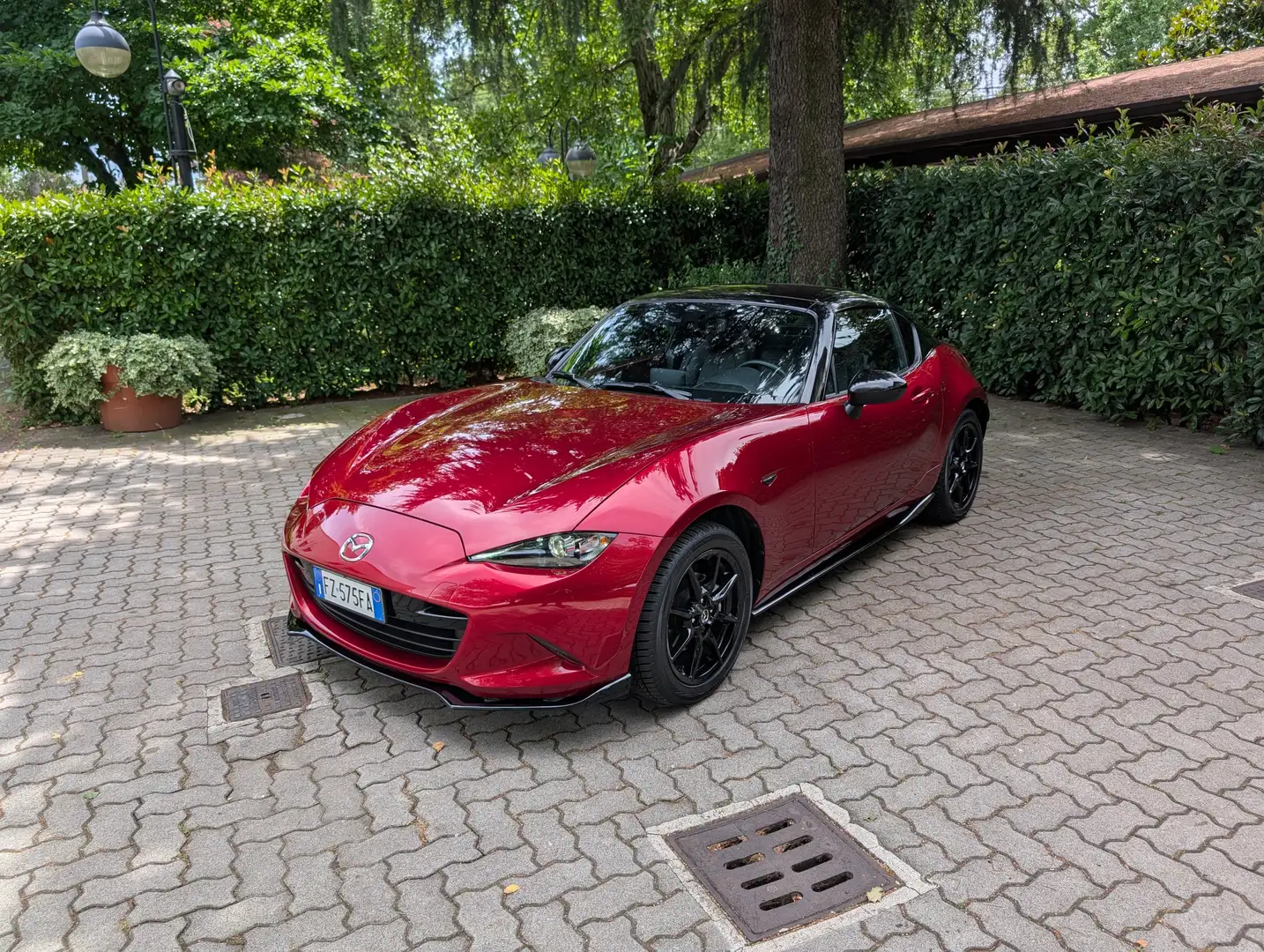 Mazda MX-5 RF 1.5 Exceed tetto nero lucido i-eloop 132cv Rosso - 1