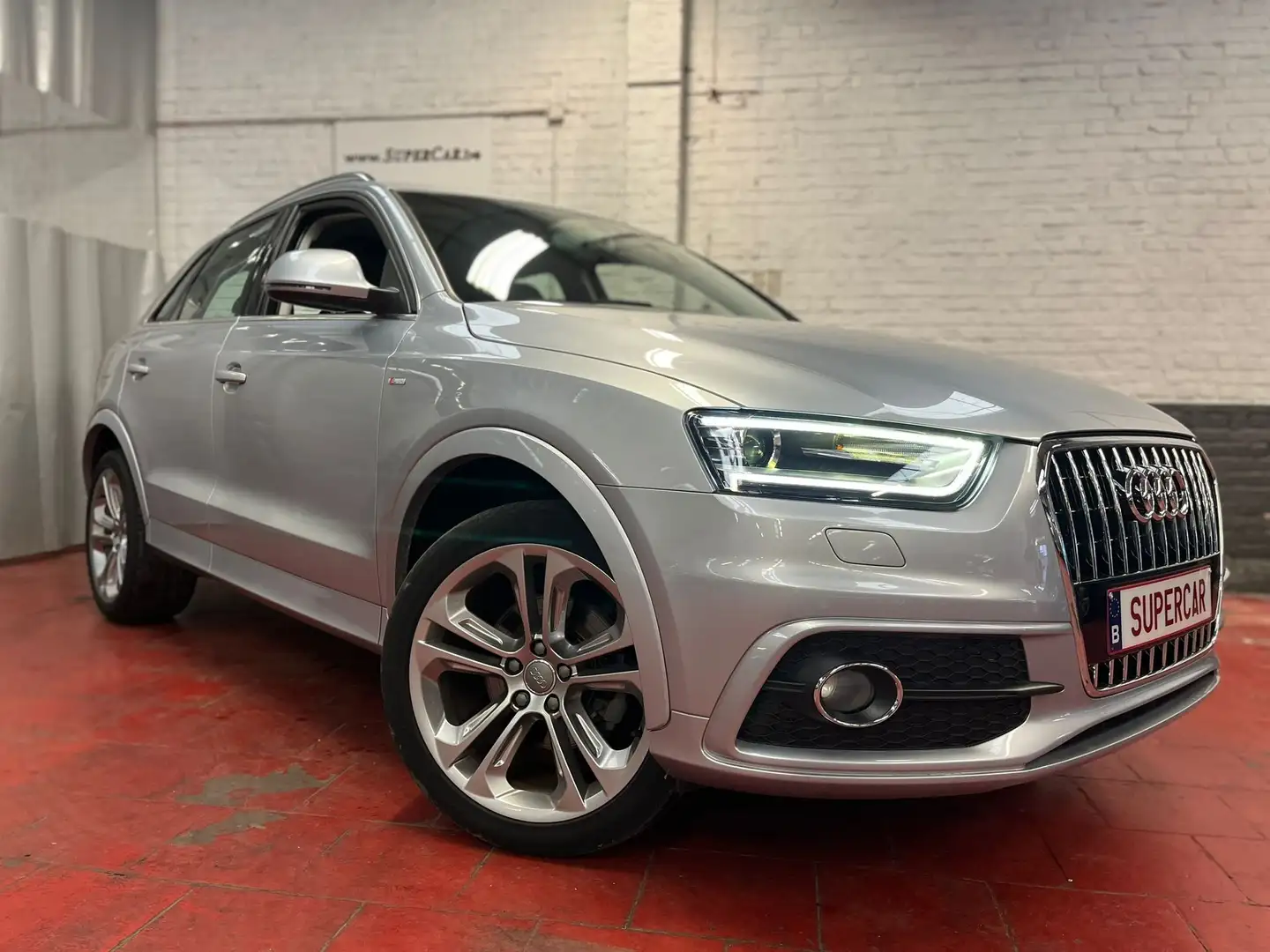 Audi Q3 Q3 2.0 TDi S line * GPS * BLTH * EURO 6 * 254x84 * Argent - 1