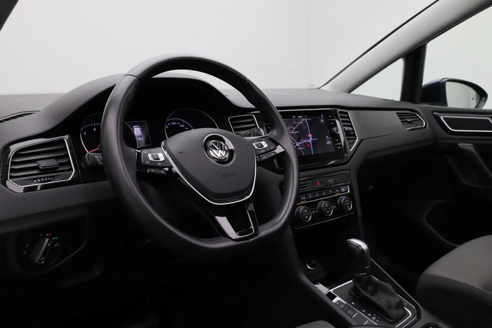 Volkswagen Golf Sportsvan 1.5 TSI 150 pk DSG ACT Highline | Panoramadak | St Blauw - 2