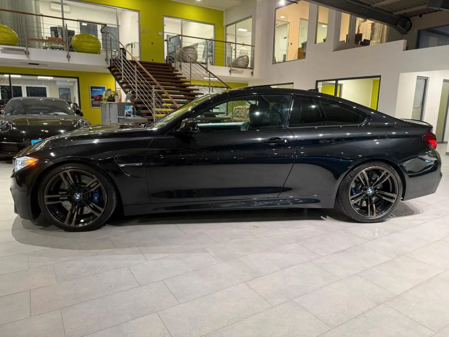 BMW M4 Coupe Basis*Memory*Head-up*Harman-Kardon* Schwarz - 2