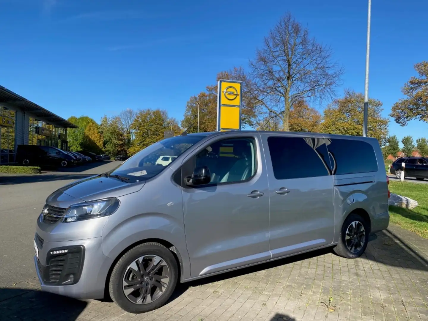 Opel Zafira Life Tourer L3 8-Sitzer Leder Standh HUD Navi Massagesi Gris - 1