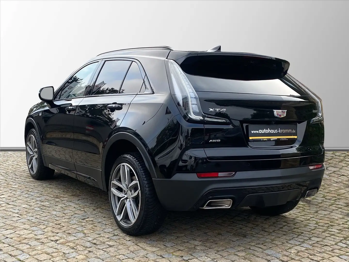 Cadillac XT4 2.0 T Sport AWD Massagesitze+Navi+BOSE Schwarz - 2