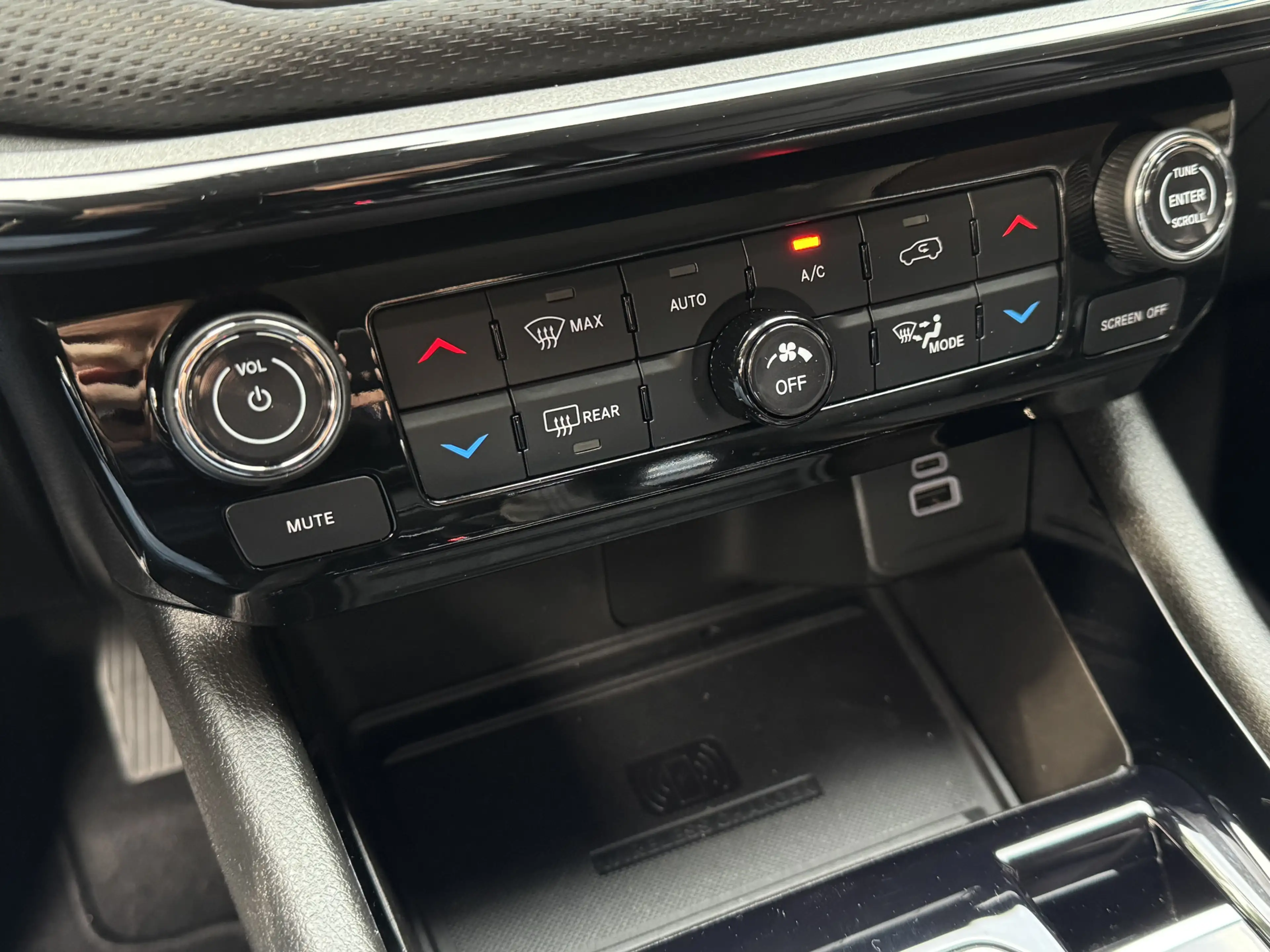Jeep Compass 4xe 190 Plug-in Hybrid Electric Night Eagle AUT. L — photo 23