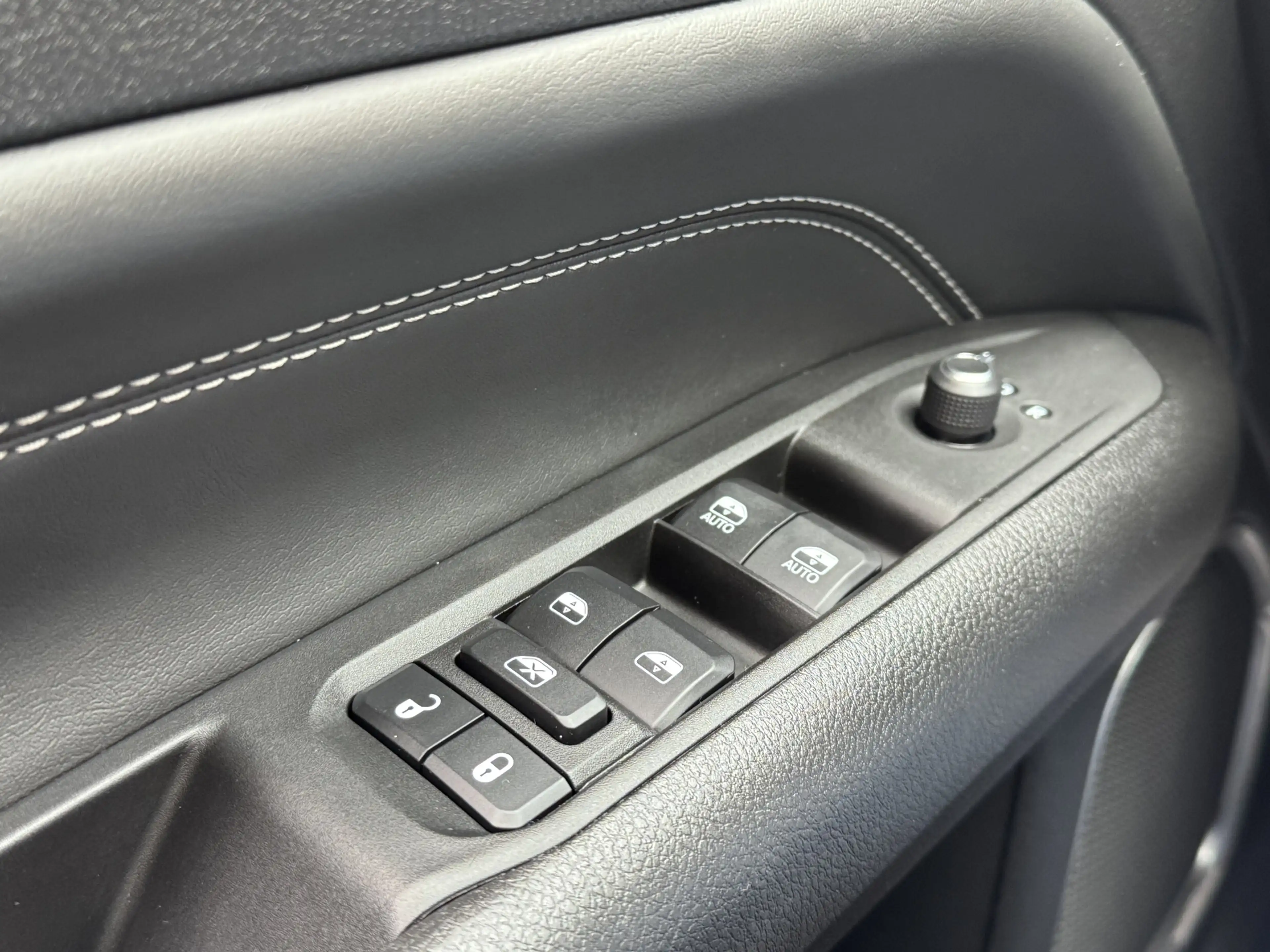 Jeep Compass 4xe 190 Plug-in Hybrid Electric Night Eagle AUT. L — photo 16